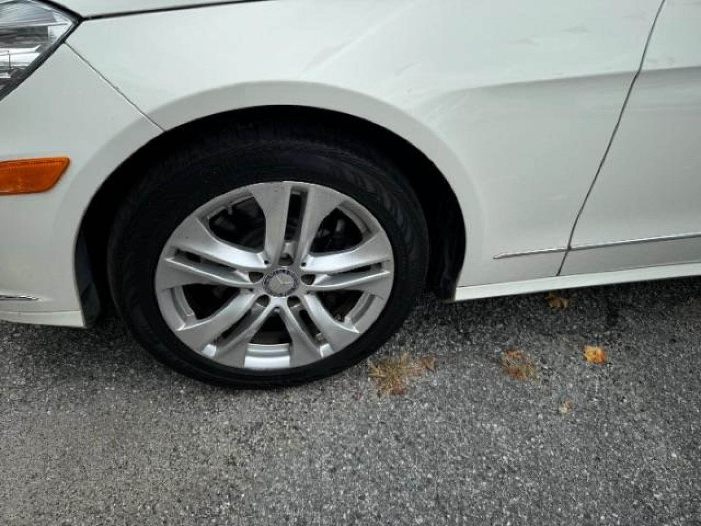2011 White Mercedes-Benz E-Class E350 Sedan 4MATIC (WDDHF8HB0BA) with an 3.5L V6 DOHC 24V engine, 7-Speed Automatic transmission, located at 1806 Veterans Memorial Hwy SW, Austell, GA, 30168, (770) 944-9558, 33.817959, -84.606987 - Photo#18