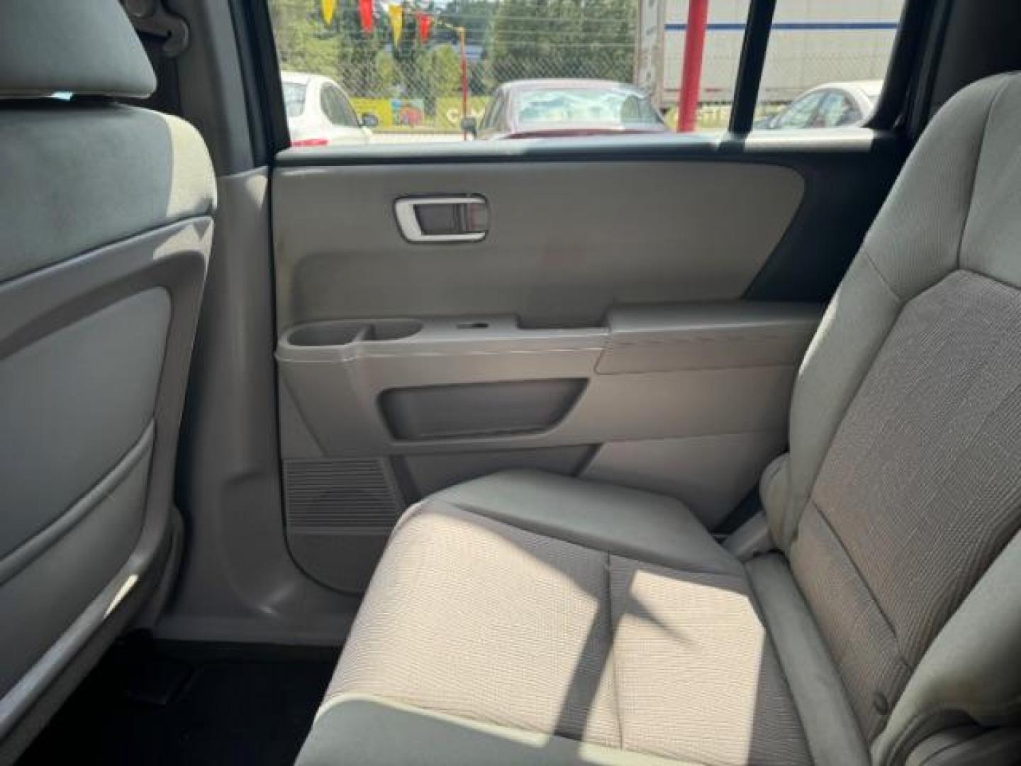 2015 Black Honda Pilot SE 4WD (5FNYF4H32FB) with an 3.5L V6 SOHC 24V engine, 5-Speed Automatic transmission, located at 1806 Veterans Memorial Hwy SW, Austell, GA, 30168, (770) 944-9558, 33.817959, -84.606987 - Photo#15