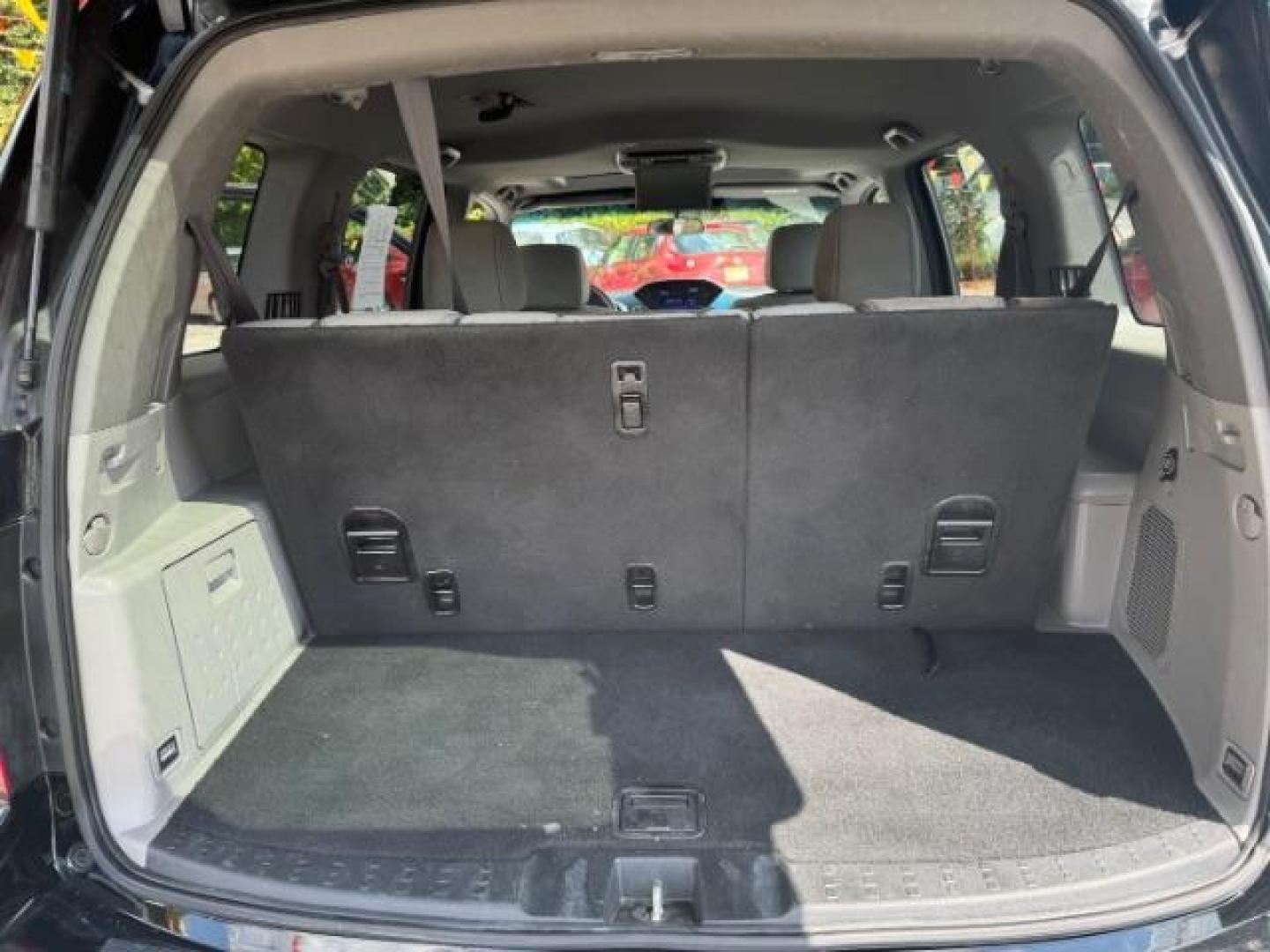 2015 Black Honda Pilot SE 4WD (5FNYF4H32FB) with an 3.5L V6 SOHC 24V engine, 5-Speed Automatic transmission, located at 1806 Veterans Memorial Hwy SW, Austell, GA, 30168, (770) 944-9558, 33.817959, -84.606987 - Photo#17