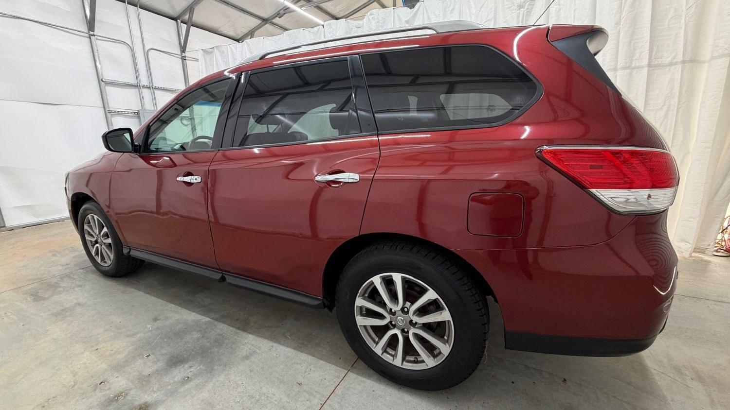 2014 Red Nissan Pathfinder SV 2WD (5N1AR2MN0EC) with an 3.5L V6 DOHC 24V engine, Continuously Variable Transmission transmission, located at 1806 Veterans Memorial Hwy SW, Austell, GA, 30168, (770) 944-9558, 33.817959, -84.606987 - This 2014 Nissan Pathfinder has passed a 100+ point inspection performed in our own service center. It's awesome looking with no issues, no odors, and a very clean interior. It features leather seats and a rear entertainment system (TV), and the tires are in great condition. Please note: this vehicl- Photo#2