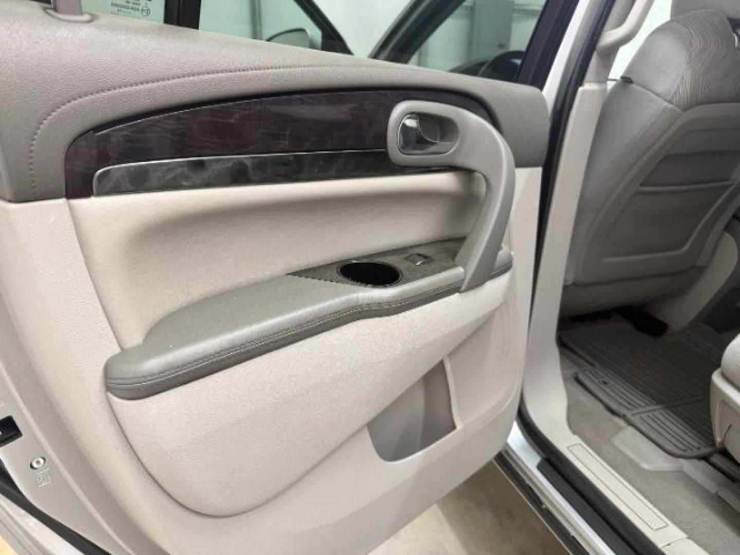 2015 Silver Buick Enclave Convenience FWD (5GAKRAKD5FJ) with an 3.6L V6 DOHC 24V engine, 6-Speed Automatic Ov transmission, located at 1806 Veterans Memorial Hwy SW, Austell, GA, 30168, (770) 944-9558, 33.817959, -84.606987 - Photo#12