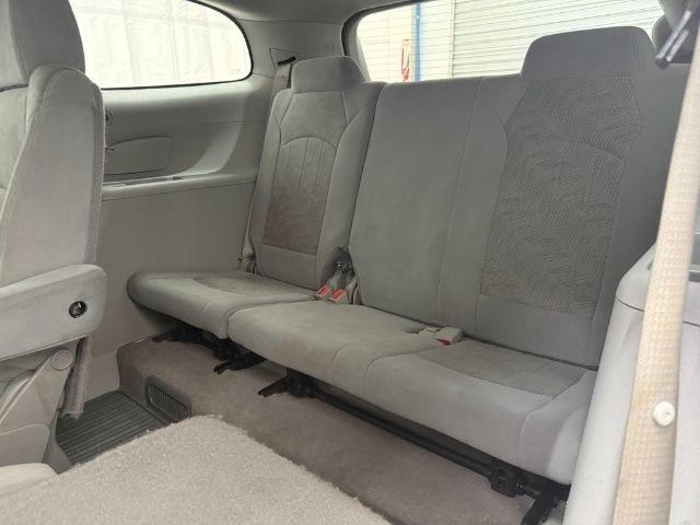 2015 Silver Buick Enclave Convenience FWD (5GAKRAKD5FJ) with an 3.6L V6 DOHC 24V engine, 6-Speed Automatic Ov transmission, located at 1806 Veterans Memorial Hwy SW, Austell, GA, 30168, (770) 944-9558, 33.817959, -84.606987 - Photo#14