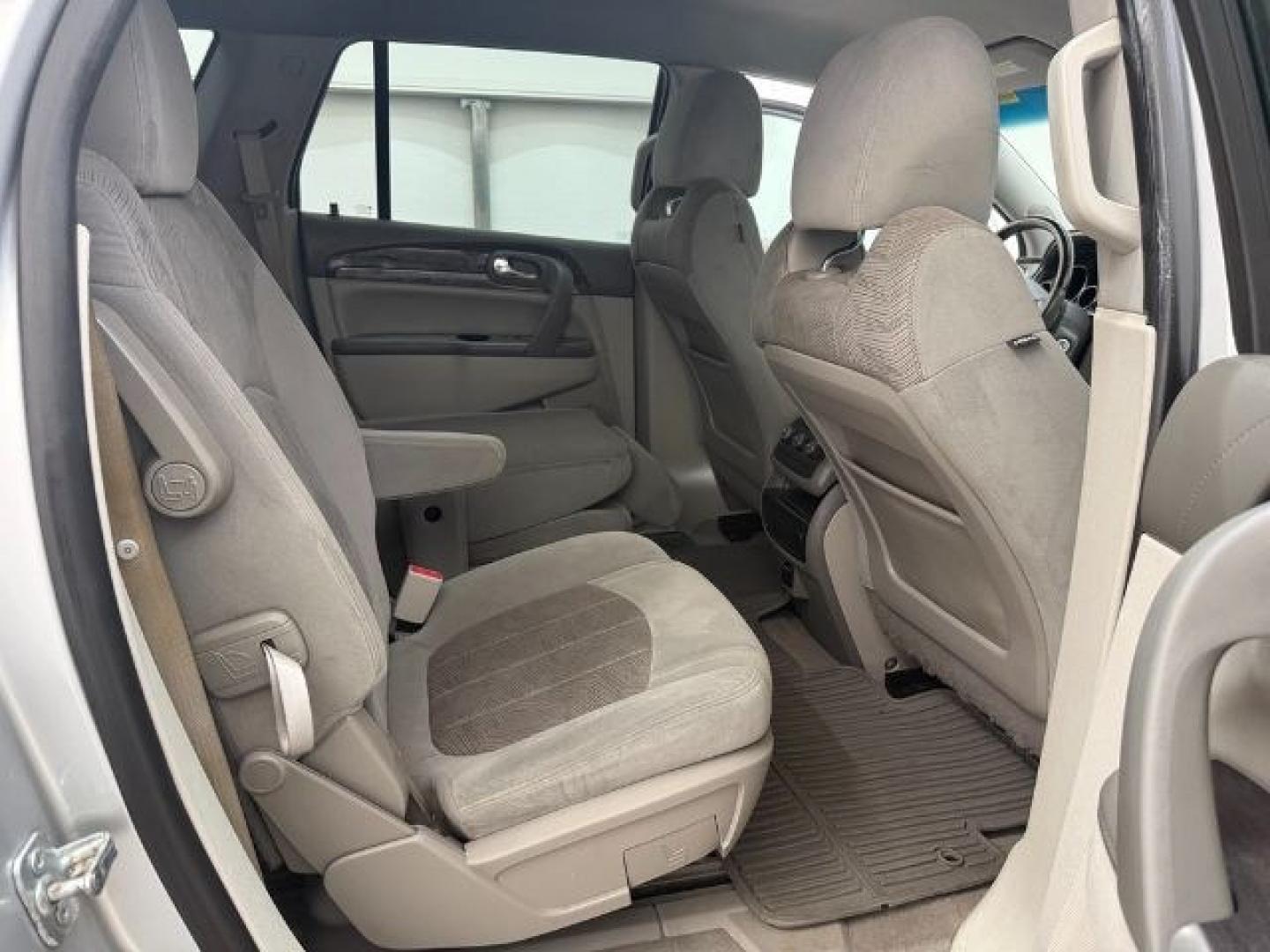 2015 Silver Buick Enclave Convenience FWD (5GAKRAKD5FJ) with an 3.6L V6 DOHC 24V engine, 6-Speed Automatic Ov transmission, located at 1806 Veterans Memorial Hwy SW, Austell, GA, 30168, (770) 944-9558, 33.817959, -84.606987 - Photo#19