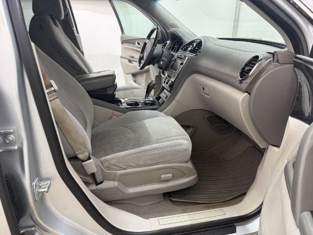 2015 Silver Buick Enclave Convenience FWD (5GAKRAKD5FJ) with an 3.6L V6 DOHC 24V engine, 6-Speed Automatic Ov transmission, located at 1806 Veterans Memorial Hwy SW, Austell, GA, 30168, (770) 944-9558, 33.817959, -84.606987 - Photo#21