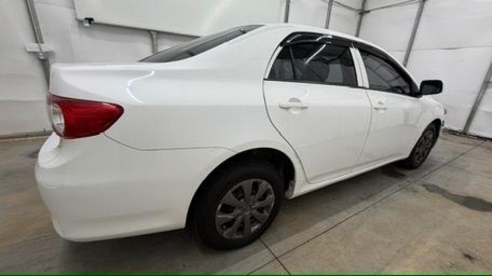 2013 White Toyota Corolla LE 4-Speed AT (JTDBU4EE4DJ) with an 1.8L L4 DOHC 16V engine, 4-Speed Automatic transmission, located at 1806 Veterans Memorial Hwy SW, Austell, GA, 30168, (770) 944-9558, 33.817959, -84.606987- Photo#6