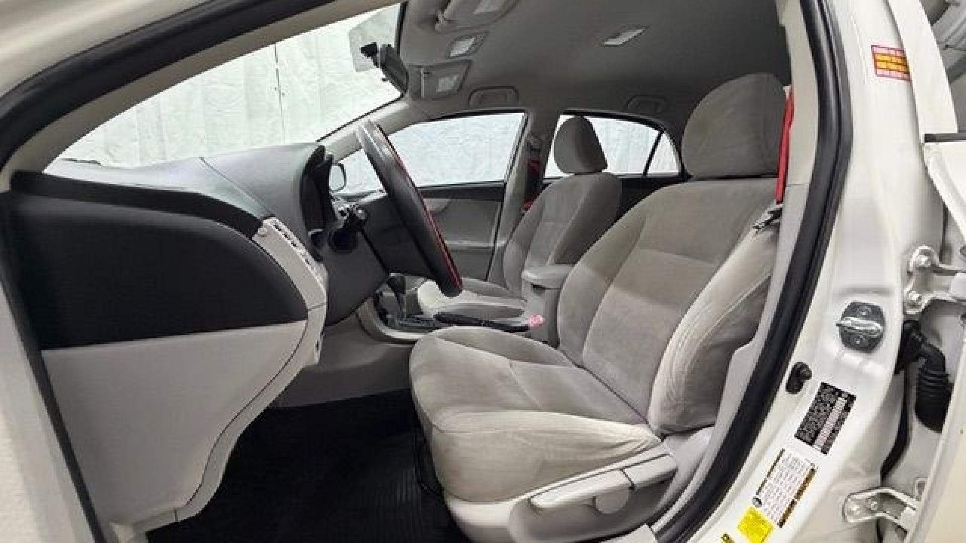 2013 White Toyota Corolla LE 4-Speed AT (JTDBU4EE4DJ) with an 1.8L L4 DOHC 16V engine, 4-Speed Automatic transmission, located at 1806 Veterans Memorial Hwy SW, Austell, GA, 30168, (770) 944-9558, 33.817959, -84.606987- Photo#12