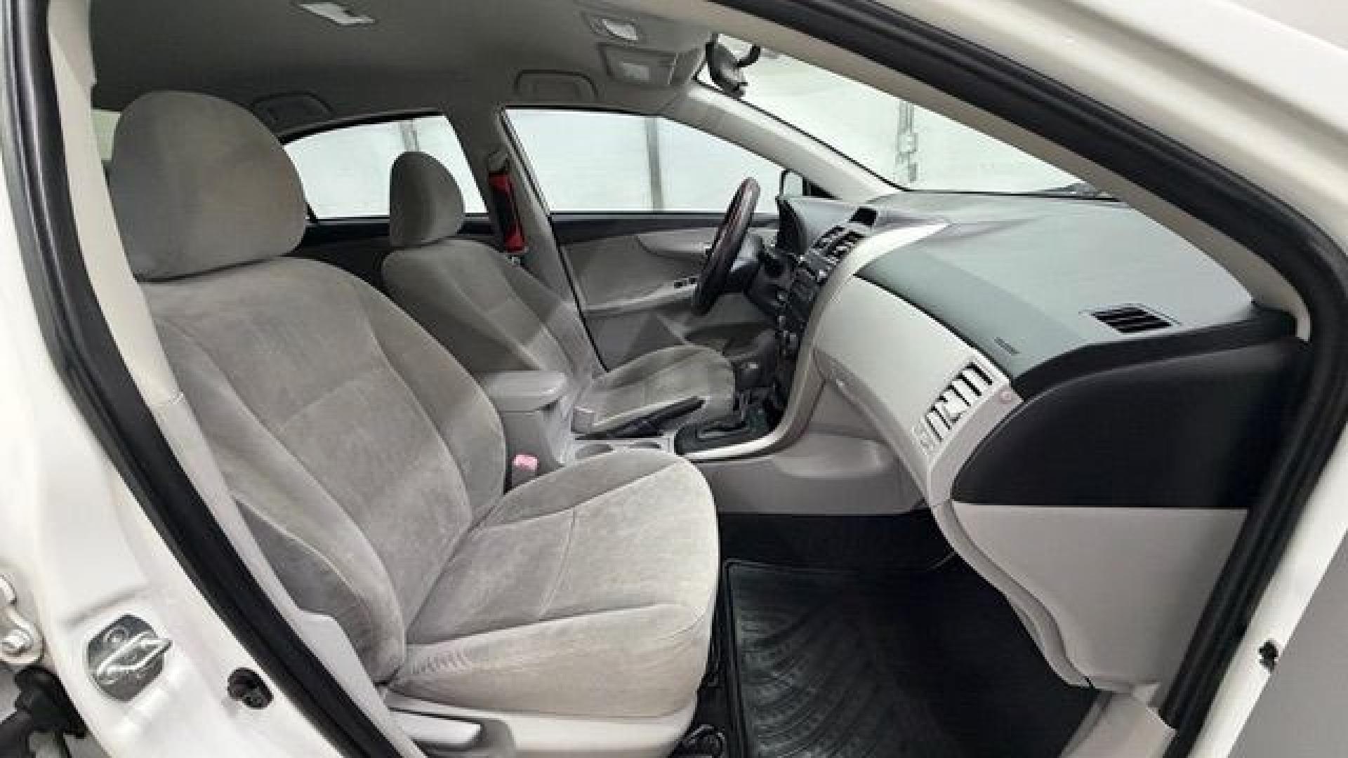 2013 White Toyota Corolla LE 4-Speed AT (JTDBU4EE4DJ) with an 1.8L L4 DOHC 16V engine, 4-Speed Automatic transmission, located at 1806 Veterans Memorial Hwy SW, Austell, GA, 30168, (770) 944-9558, 33.817959, -84.606987- Photo#17