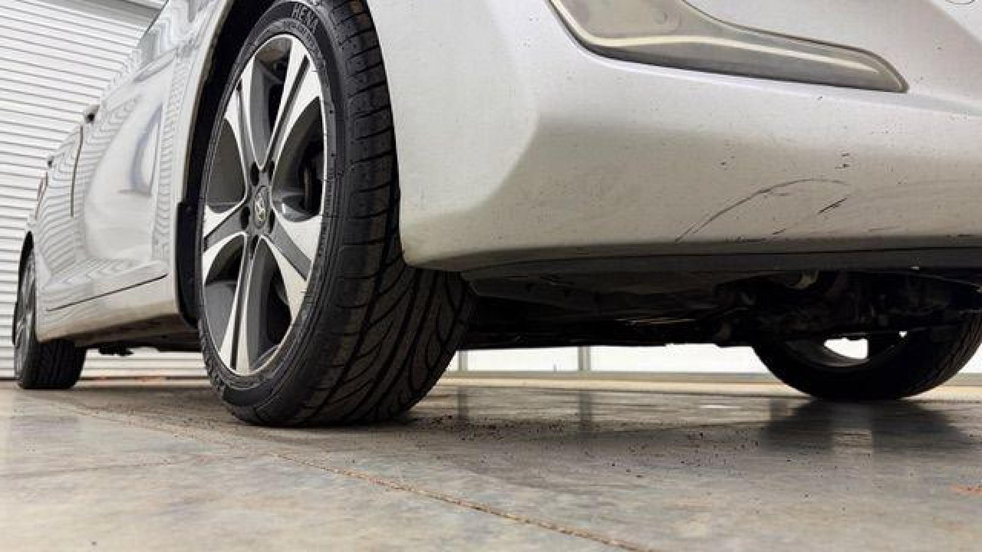 2014 Silver Hyundai Elantra GLS A/T (KMHDH4AHXEU) with an 2.0L L4 DOHC 16V engine, 6-Speed Automatic transmission, located at 1806 Veterans Memorial Hwy SW, Austell, GA, 30168, (770) 944-9558, 33.817959, -84.606987 - Photo#18