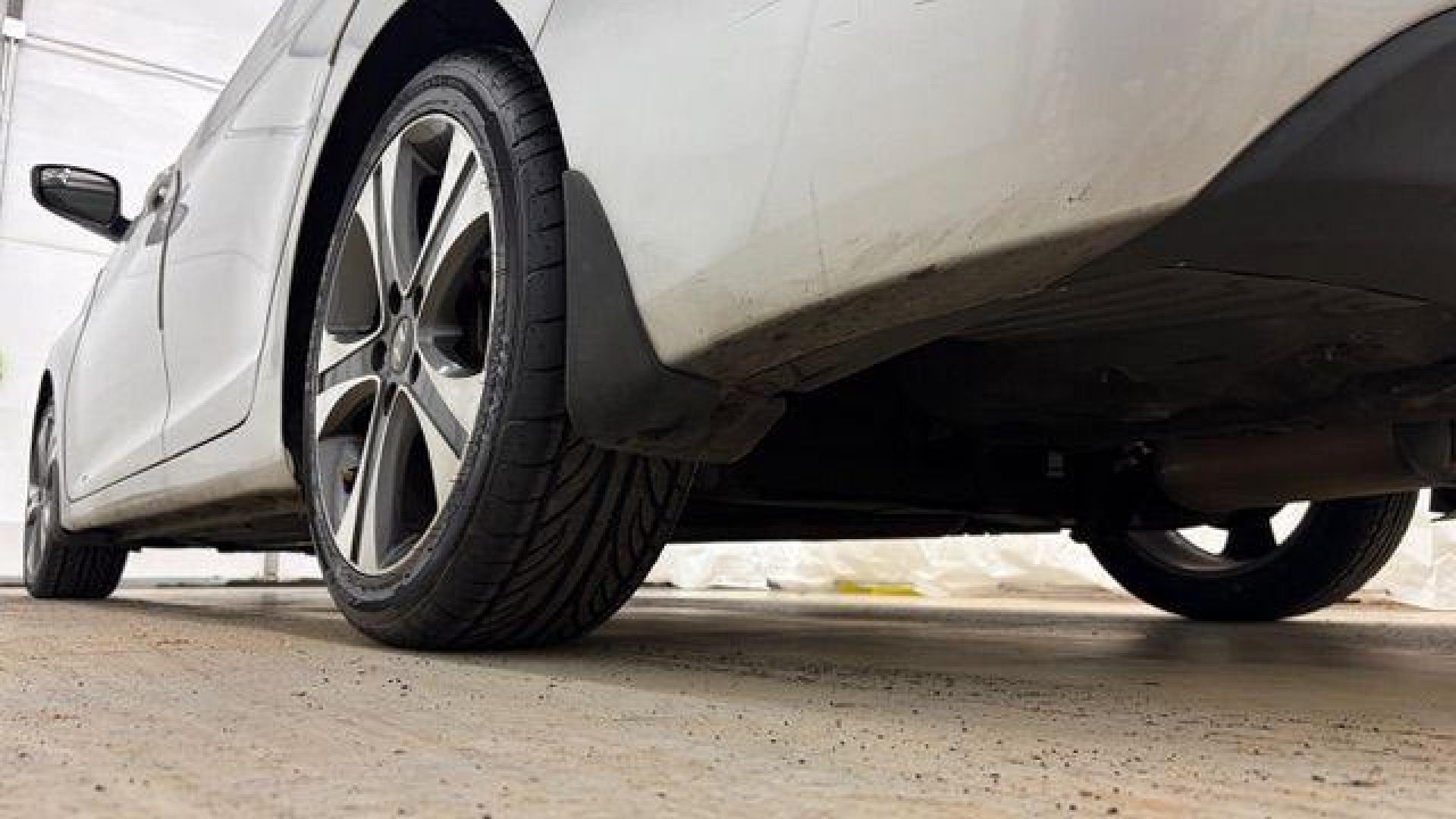 2014 Silver Hyundai Elantra GLS A/T (KMHDH4AHXEU) with an 2.0L L4 DOHC 16V engine, 6-Speed Automatic transmission, located at 1806 Veterans Memorial Hwy SW, Austell, GA, 30168, (770) 944-9558, 33.817959, -84.606987 - Photo#20