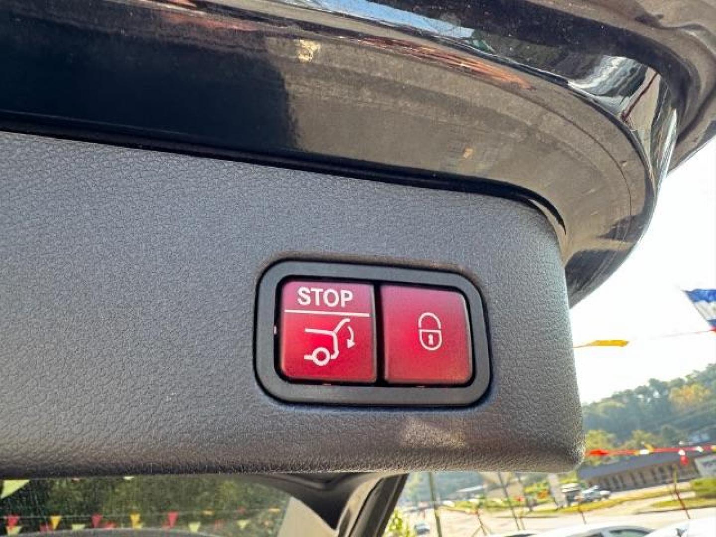 2014 Black Mercedes-Benz M-Class ML350 (4JGDA5JB5EA) with an 3.5L V6 DOHC 24V engine, 7-Speed Automatic transmission, located at 1806 Veterans Memorial Hwy SW, Austell, GA, 30168, (770) 944-9558, 33.817959, -84.606987 - Photo#15