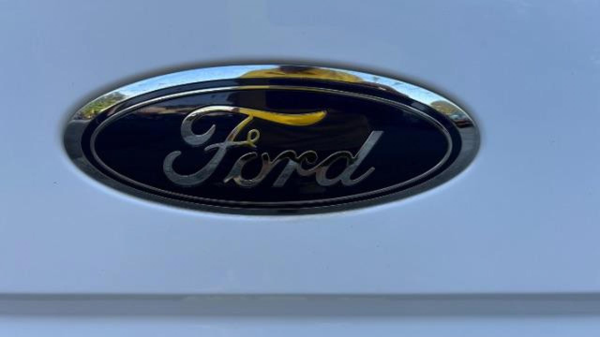 2017 White Ford F-150 XLT (1FTEW1EF1HK) with an 3.5L V-6 DOHC engine, located at 1806 Veterans Memorial Hwy SW, Austell, GA, 30168, (770) 944-9558, 33.817959, -84.606987 - Photo#6