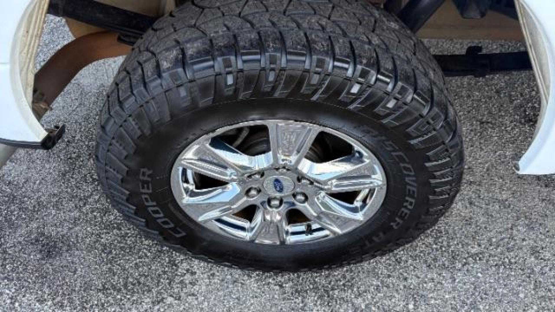 2017 White Ford F-150 XLT (1FTEW1EF1HK) with an 3.5L V-6 DOHC engine, located at 1806 Veterans Memorial Hwy SW, Austell, GA, 30168, (770) 944-9558, 33.817959, -84.606987 - Photo#24