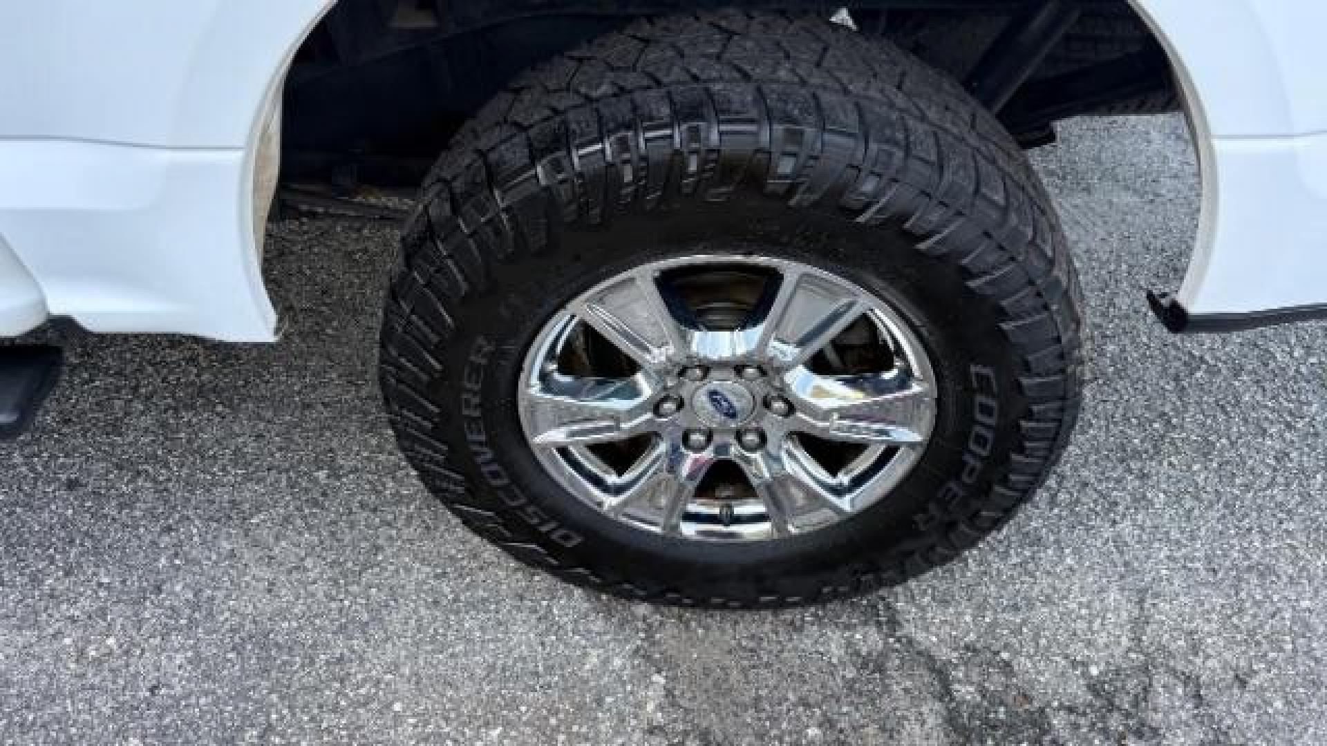 2017 White Ford F-150 XLT (1FTEW1EF1HK) with an 3.5L V-6 DOHC engine, located at 1806 Veterans Memorial Hwy SW, Austell, GA, 30168, (770) 944-9558, 33.817959, -84.606987 - Photo#25