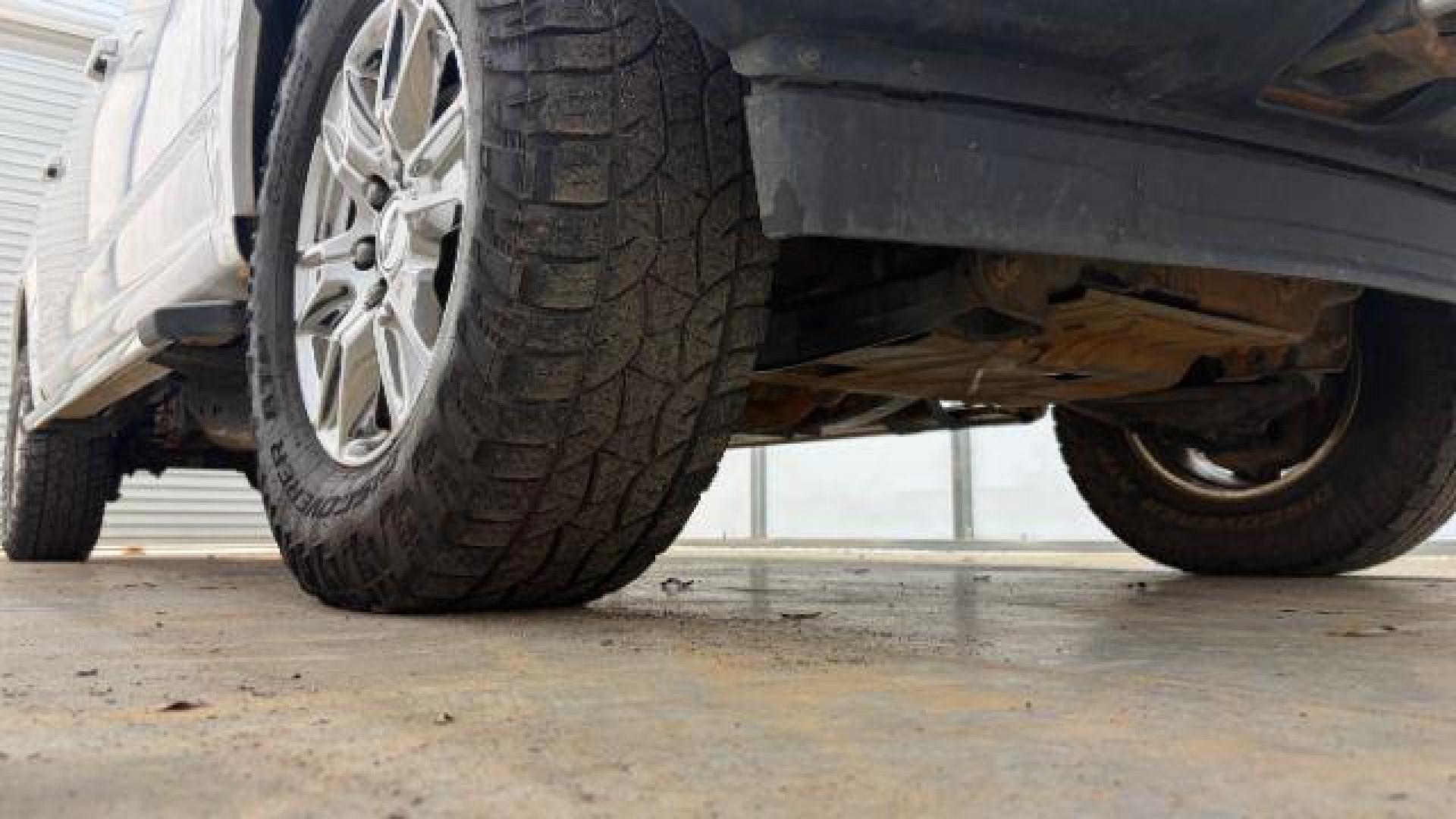 2017 White Ford F-150 XLT (1FTEW1EF1HK) with an 3.5L V-6 DOHC engine, located at 1806 Veterans Memorial Hwy SW, Austell, GA, 30168, (770) 944-9558, 33.817959, -84.606987 - Photo#20