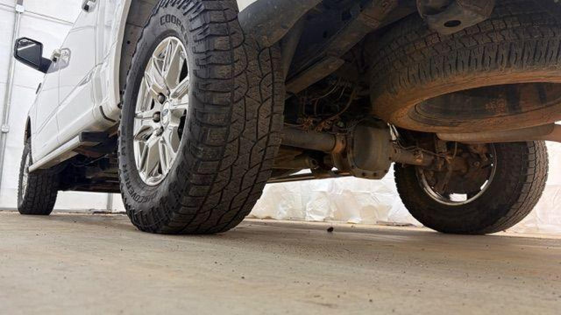 2017 White Ford F-150 XLT (1FTEW1EF1HK) with an 3.5L V-6 DOHC engine, located at 1806 Veterans Memorial Hwy SW, Austell, GA, 30168, (770) 944-9558, 33.817959, -84.606987 - Photo#22