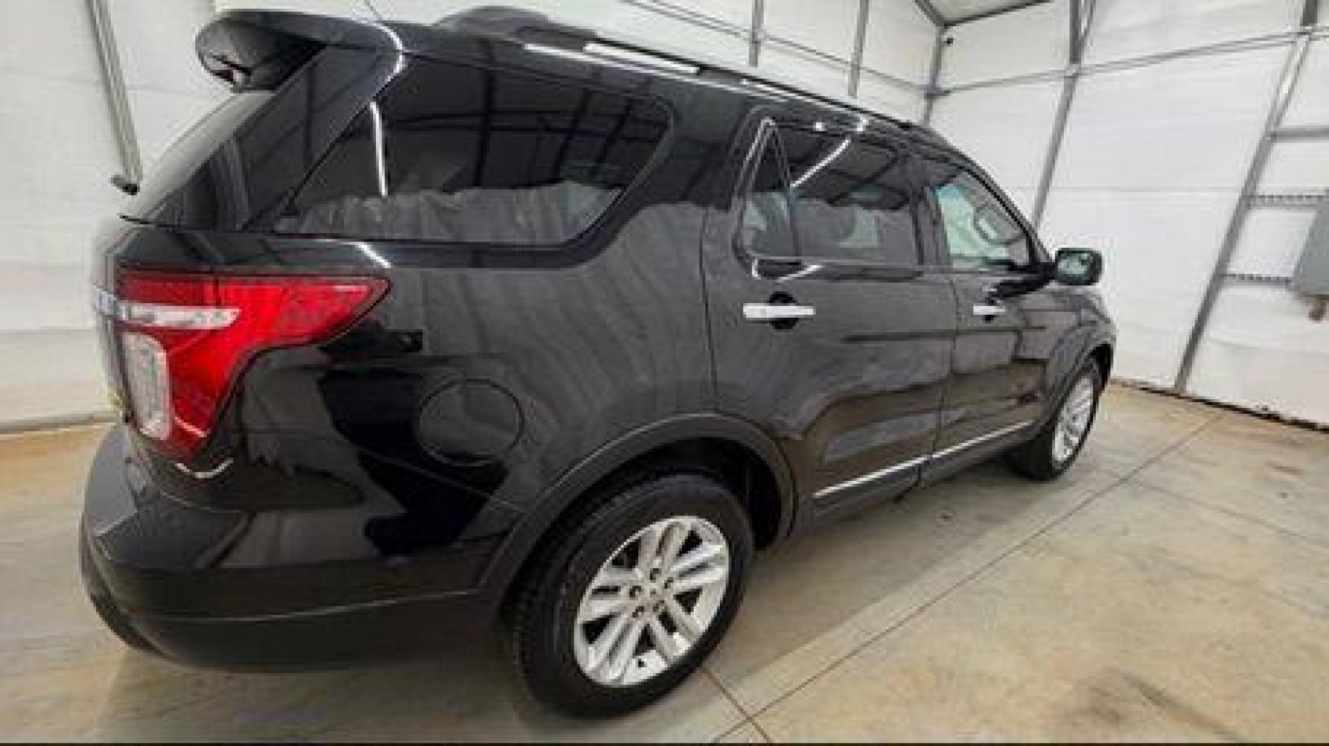 2013 BLACK /BLACK Ford Explorer XLT FWD (1FM5K7D8XDG) with an 3.5L V6 DOHC 24V engine, 6-Speed Automatic transmission, located at 1806 Veterans Memorial Hwy SW, Austell, GA, 30168, (770) 944-9558, 33.817959, -84.606987 - Photo#7