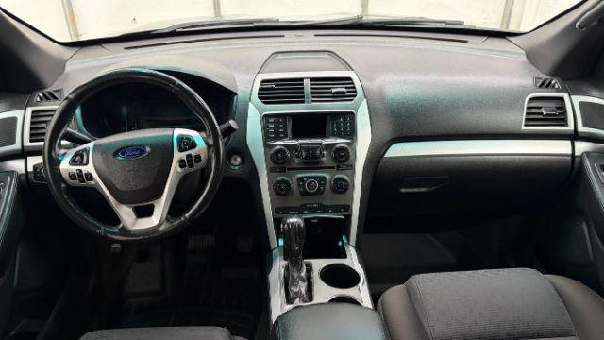 2013 BLACK /BLACK Ford Explorer XLT FWD (1FM5K7D8XDG) with an 3.5L V6 DOHC 24V engine, 6-Speed Automatic transmission, located at 1806 Veterans Memorial Hwy SW, Austell, GA, 30168, (770) 944-9558, 33.817959, -84.606987 - Photo#17