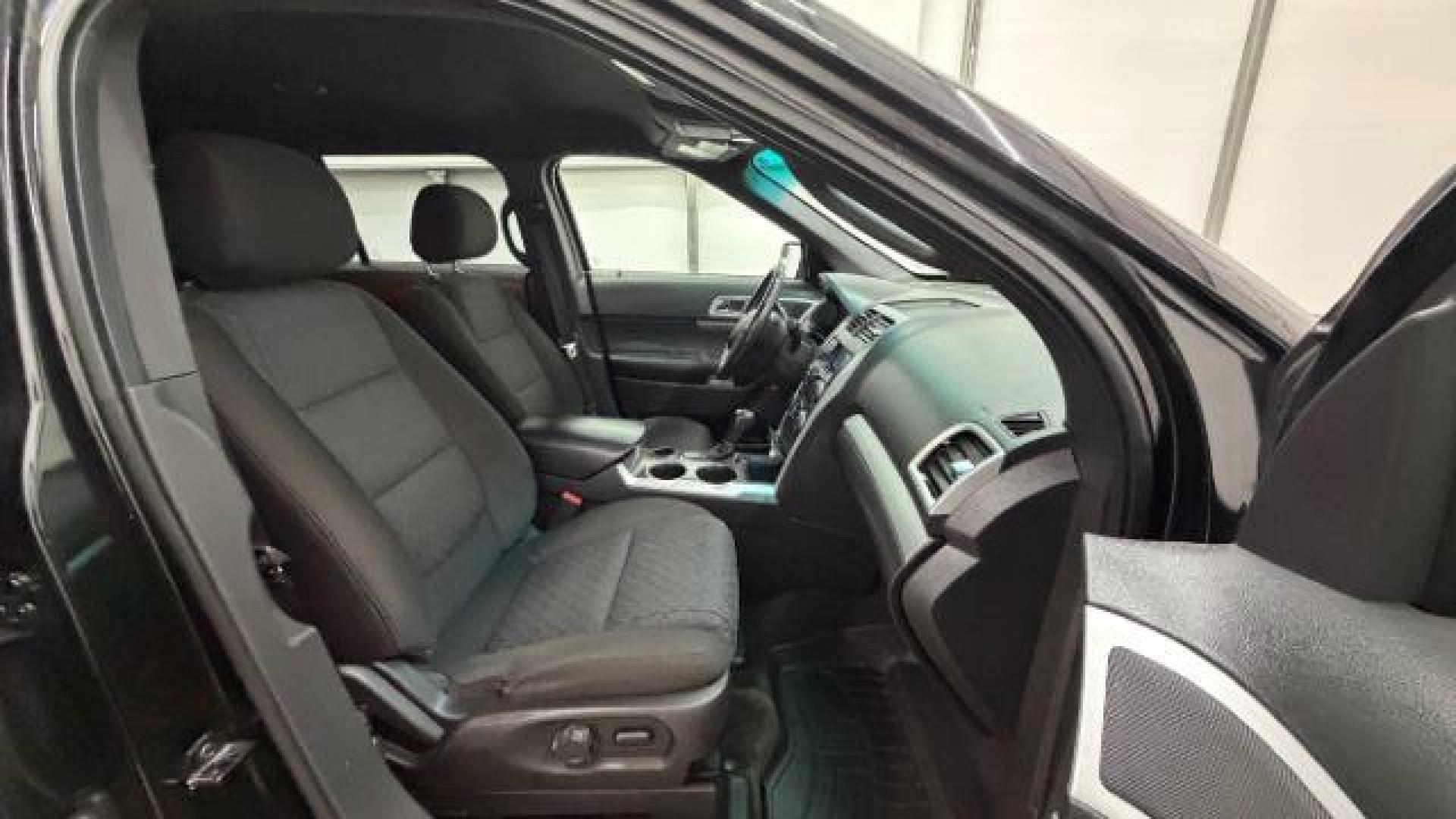 2013 BLACK /BLACK Ford Explorer XLT FWD (1FM5K7D8XDG) with an 3.5L V6 DOHC 24V engine, 6-Speed Automatic transmission, located at 1806 Veterans Memorial Hwy SW, Austell, GA, 30168, (770) 944-9558, 33.817959, -84.606987 - Photo#19