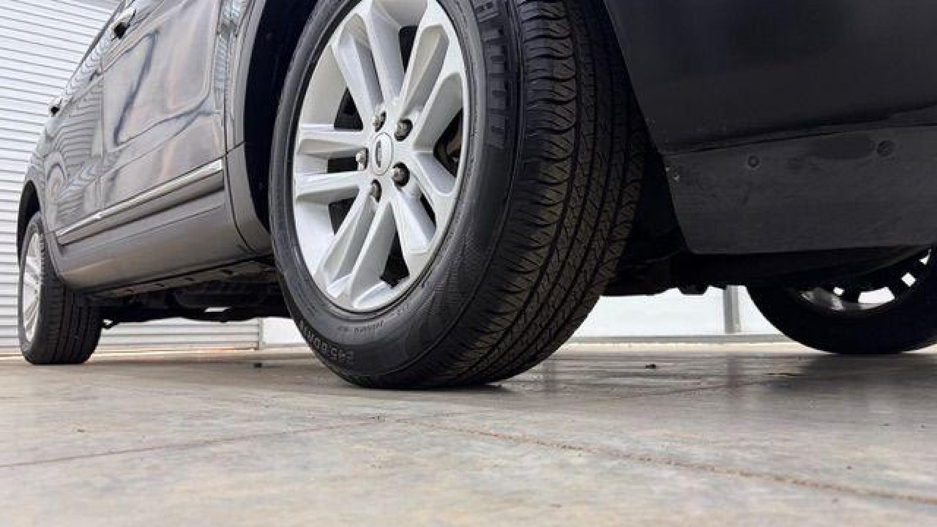 2013 BLACK /BLACK Ford Explorer XLT FWD (1FM5K7D8XDG) with an 3.5L V6 DOHC 24V engine, 6-Speed Automatic transmission, located at 1806 Veterans Memorial Hwy SW, Austell, GA, 30168, (770) 944-9558, 33.817959, -84.606987 - Photo#20