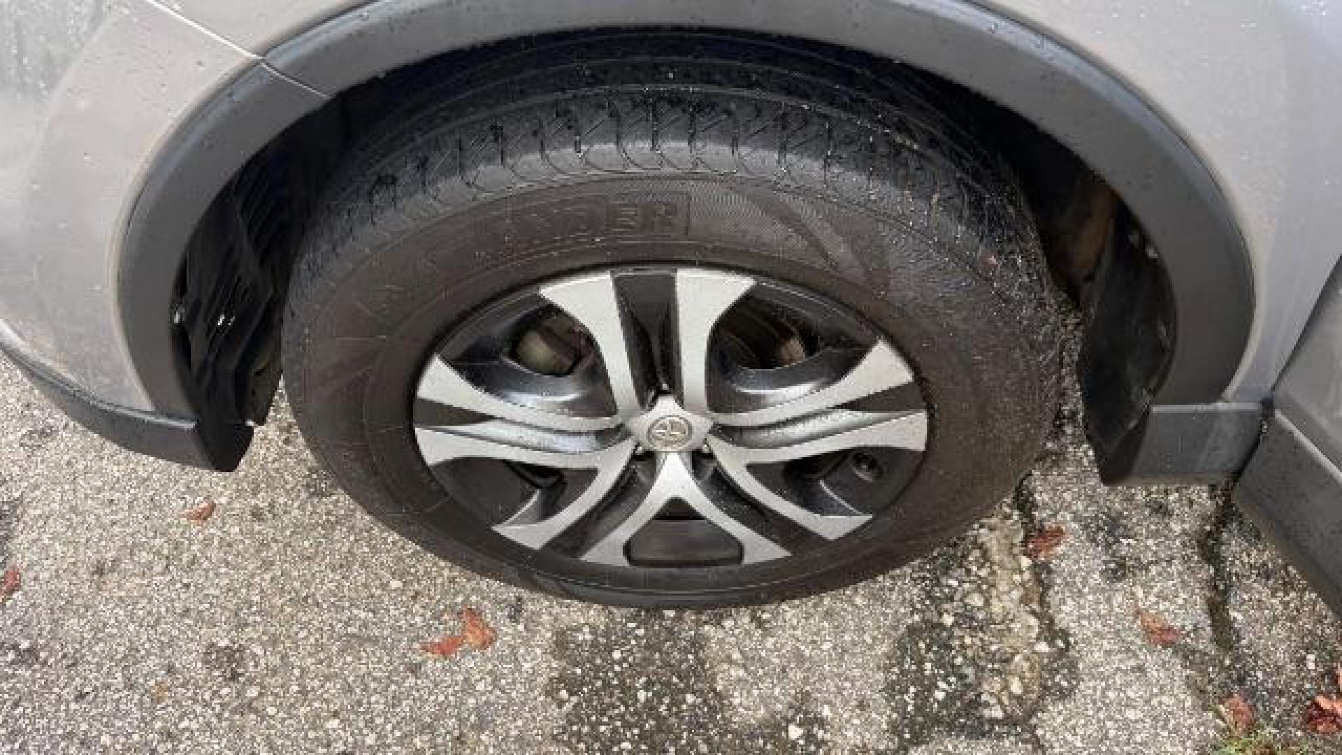 2018 Silver Toyota RAV4 LE FWD (2T3ZFREV3JW) with an 2.5L L4 DOHC 16V engine, 6-Speed Automatic transmission, located at 1806 Veterans Memorial Hwy SW, Austell, GA, 30168, (770) 944-9558, 33.817959, -84.606987 - Photo#19