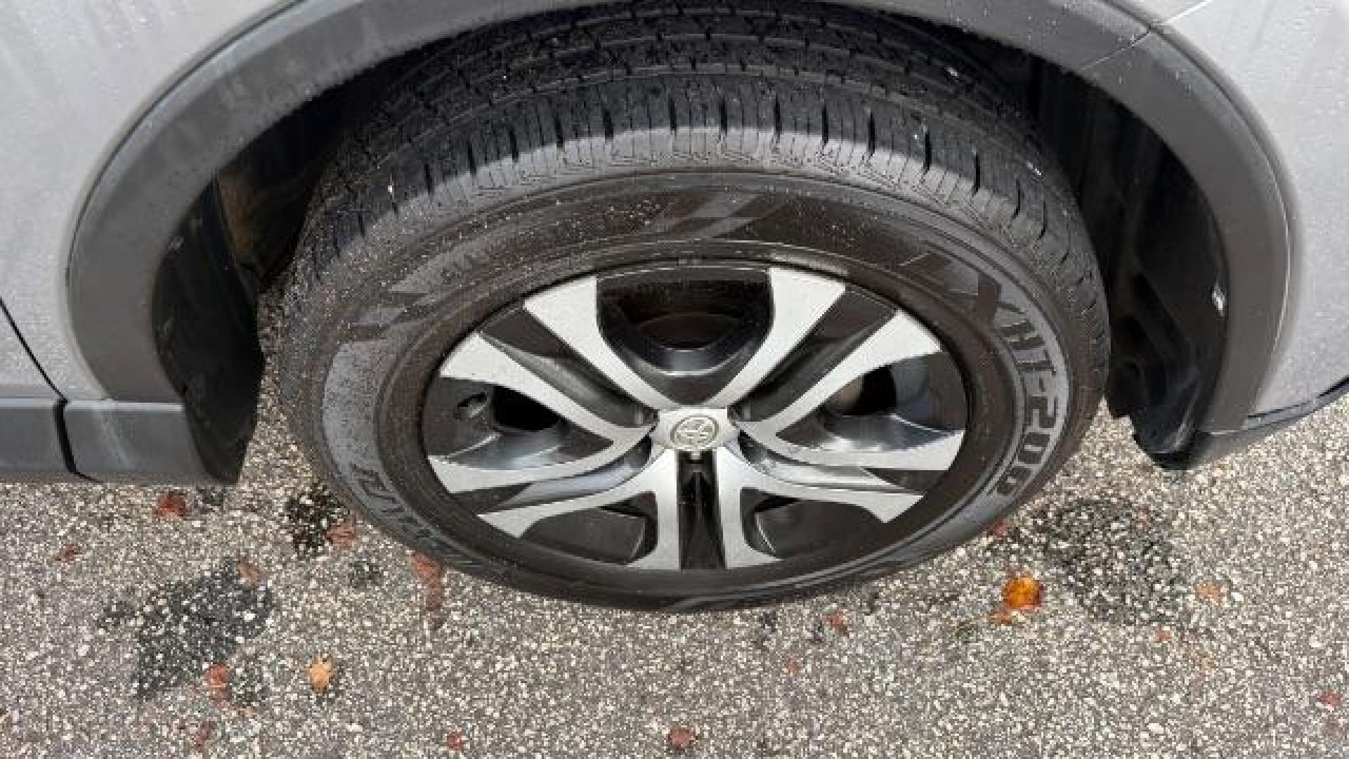2018 Silver Toyota RAV4 LE FWD (2T3ZFREV3JW) with an 2.5L L4 DOHC 16V engine, 6-Speed Automatic transmission, located at 1806 Veterans Memorial Hwy SW, Austell, GA, 30168, (770) 944-9558, 33.817959, -84.606987 - Photo#20