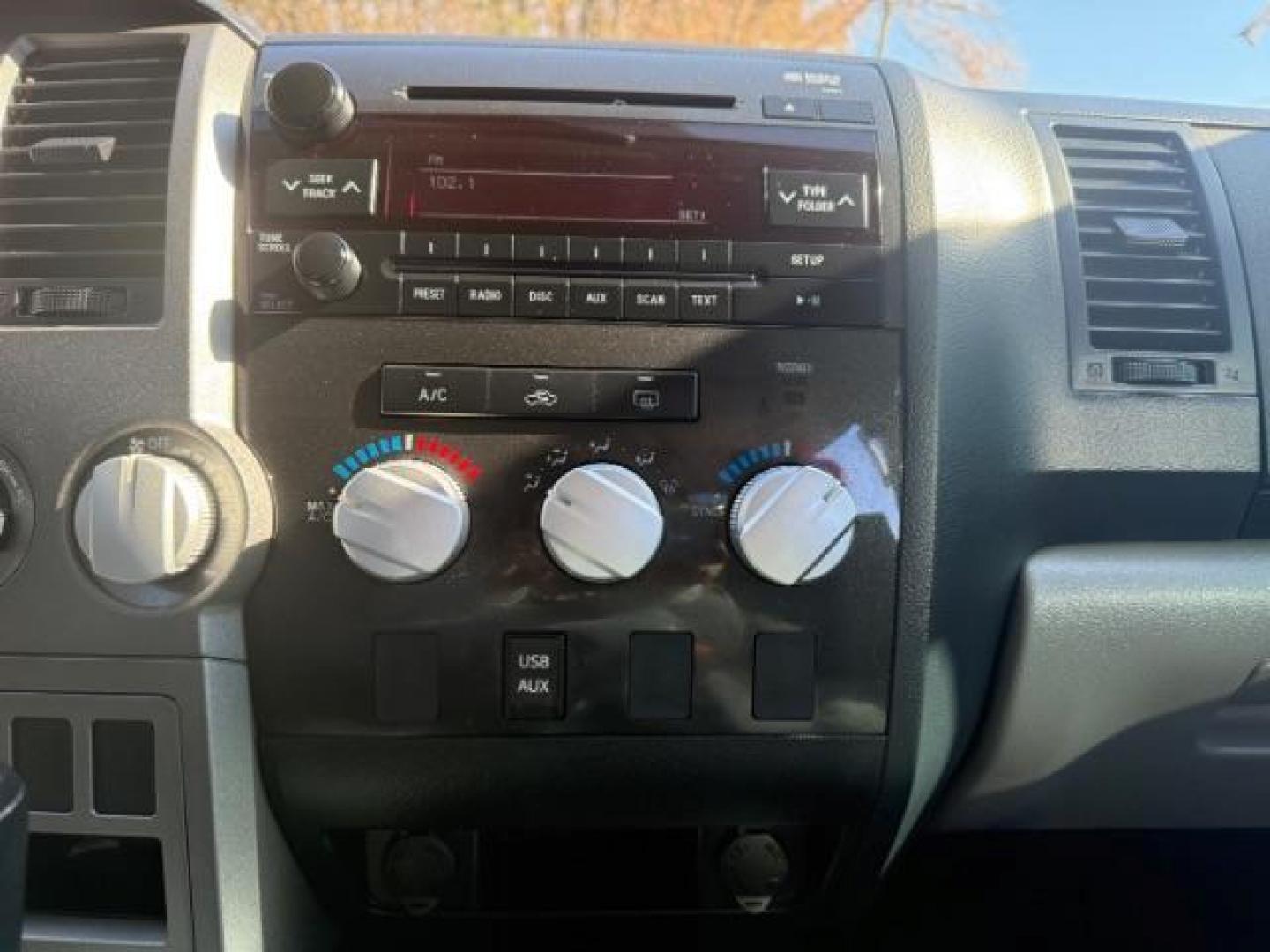 2013 White Toyota Tundra Tundra-Grade CrewMax 5.7L FFV 4WD (5TFDW5F11DX) with an 5.7L V8 DOHC 32V FFV engine, 6-Speed Automatic Overdrive transmission, located at 1806 Veterans Memorial Hwy SW, Austell, GA, 30168, (770) 944-9558, 33.817959, -84.606987 - Photo#10