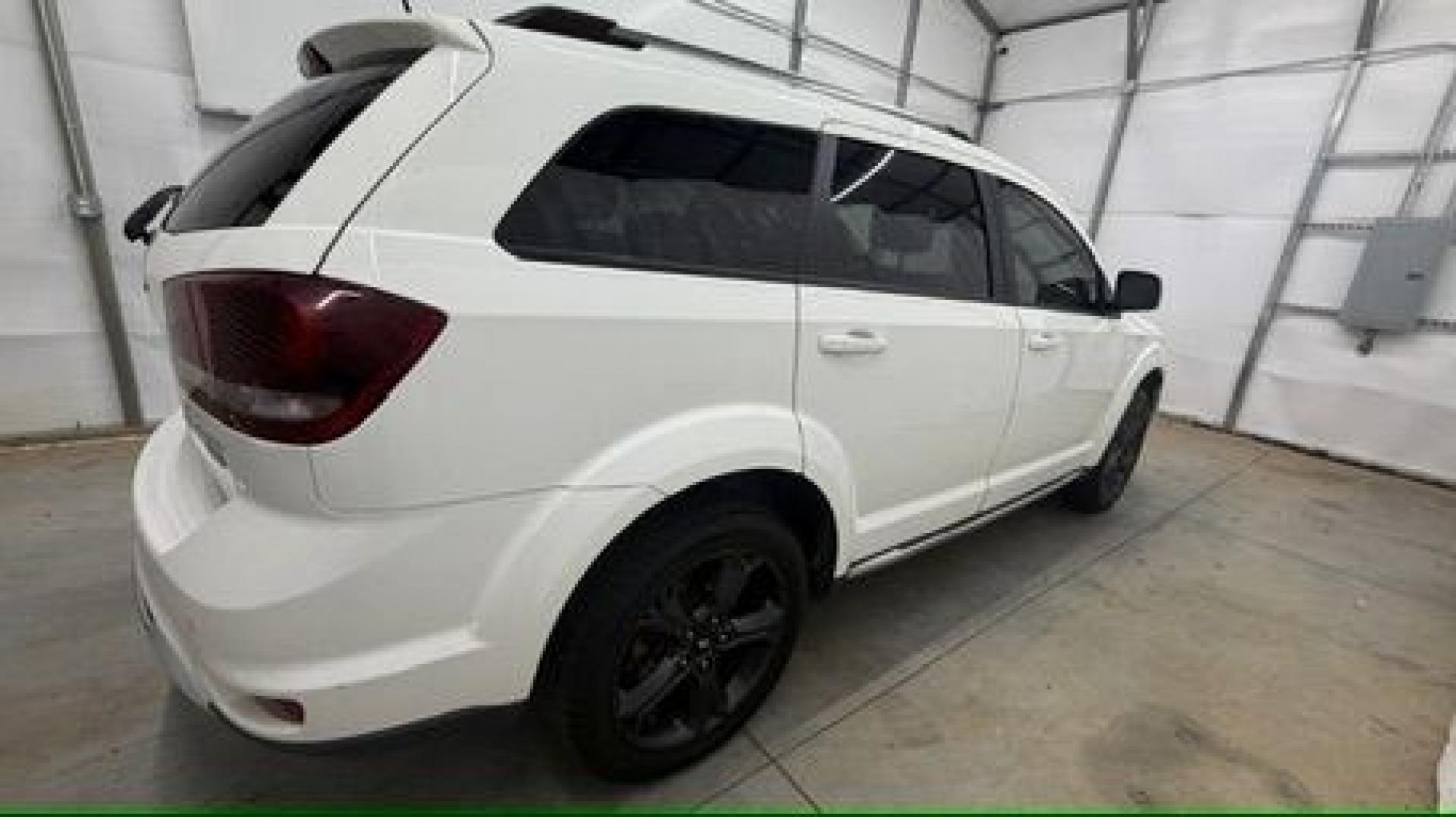 2018 White Dodge Journey Crossroad FWD (3C4PDCGG2JT) with an 3.6L V6 DOHC 24V engine, 4-Speed Automatic transmission, located at 1806 Veterans Memorial Hwy SW, Austell, GA, 30168, (770) 944-9558, 33.817959, -84.606987- Photo#6