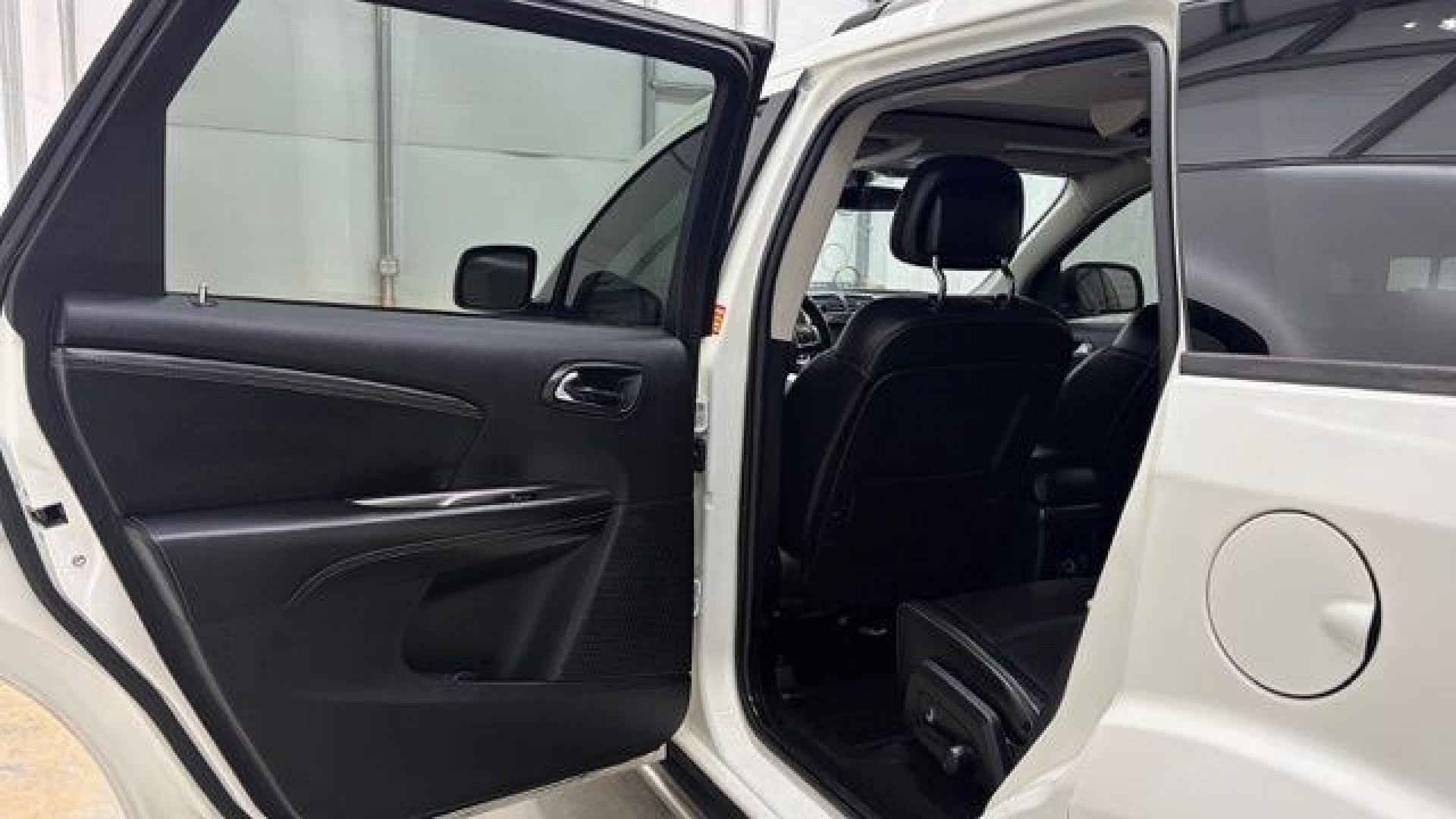 2018 White Dodge Journey Crossroad FWD (3C4PDCGG2JT) with an 3.6L V6 DOHC 24V engine, 4-Speed Automatic transmission, located at 1806 Veterans Memorial Hwy SW, Austell, GA, 30168, (770) 944-9558, 33.817959, -84.606987- Photo#13