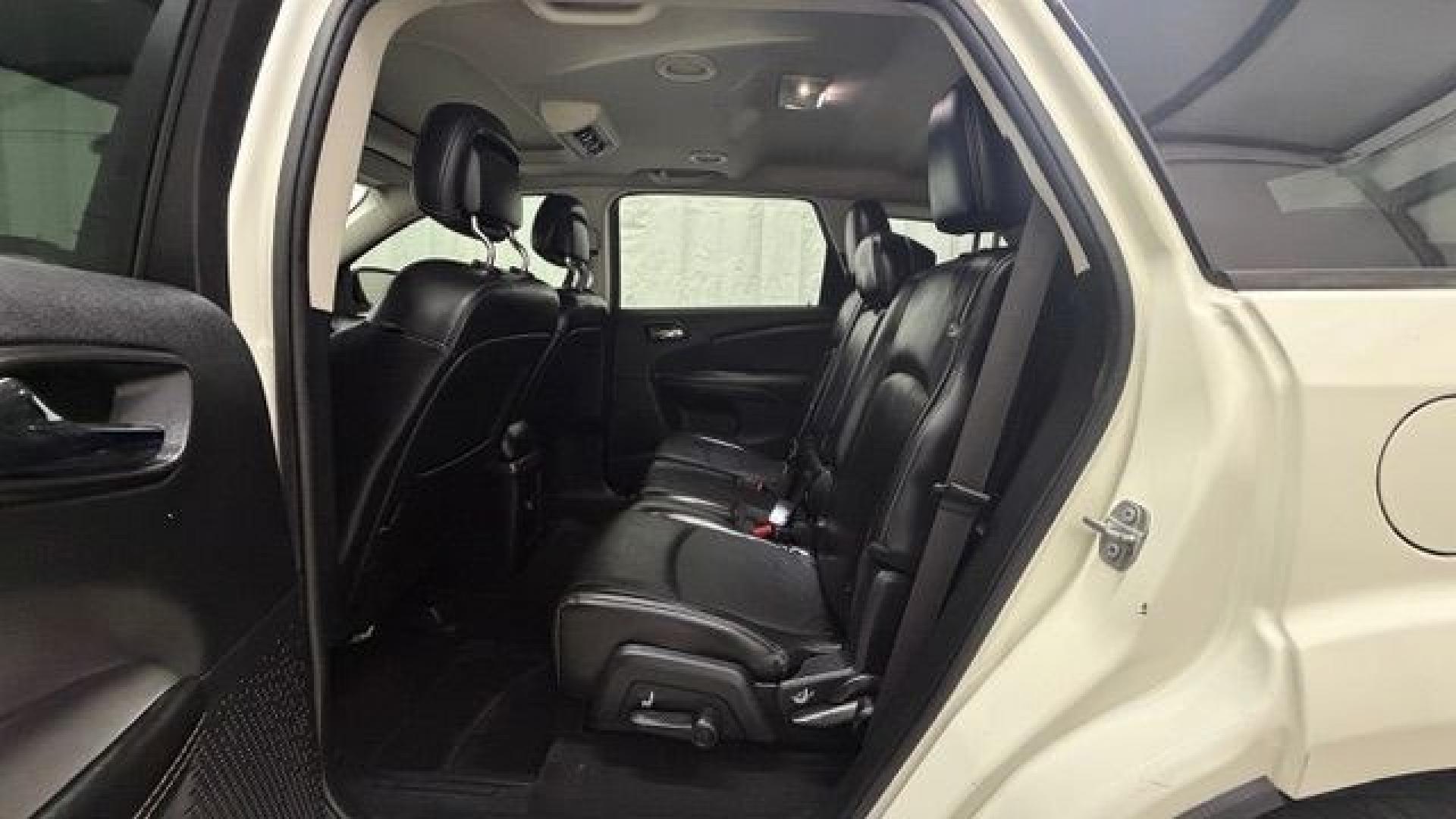 2018 White Dodge Journey Crossroad FWD (3C4PDCGG2JT) with an 3.6L V6 DOHC 24V engine, 4-Speed Automatic transmission, located at 1806 Veterans Memorial Hwy SW, Austell, GA, 30168, (770) 944-9558, 33.817959, -84.606987- Photo#14