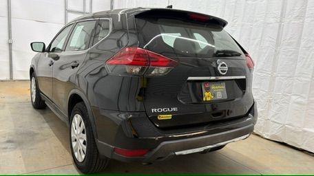 2017 Black Nissan Rogue S 2WD (KNMAT2MT0HP) with an 2.5L L4 DOHC 16V engine, Continuously Variabl transmission, located at 1806 Veterans Memorial Hwy SW, Austell, GA, 30168, (770) 944-9558, 33.817959, -84.606987 - Photo#3