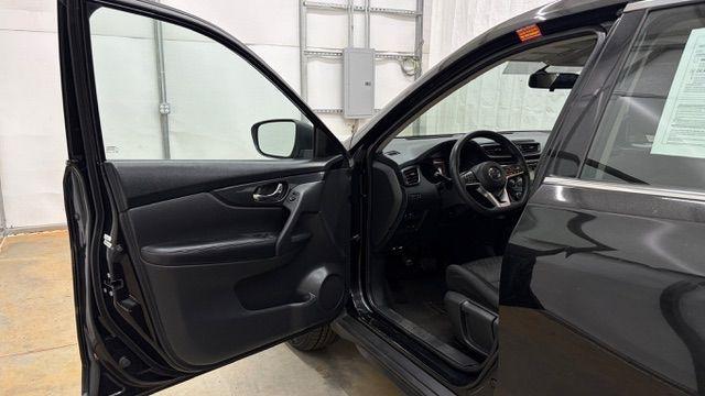 2017 Black Nissan Rogue S 2WD (KNMAT2MT0HP) with an 2.5L L4 DOHC 16V engine, Continuously Variabl transmission, located at 1806 Veterans Memorial Hwy SW, Austell, GA, 30168, (770) 944-9558, 33.817959, -84.606987 - Photo#10