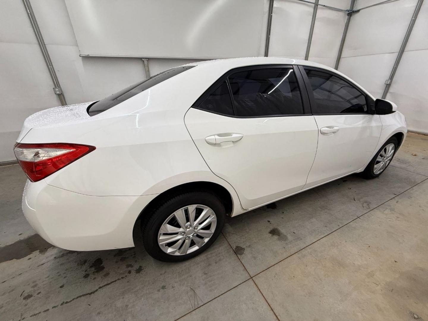 2014 White Toyota Corolla LE CVT (2T1BURHE1EC) with an 1.8L L4 DOHC 16V engine, Continuously Variabl transmission, located at 1806 Veterans Memorial Hwy SW, Austell, GA, 30168, (770) 944-9558, 33.817959, -84.606987- Photo#6