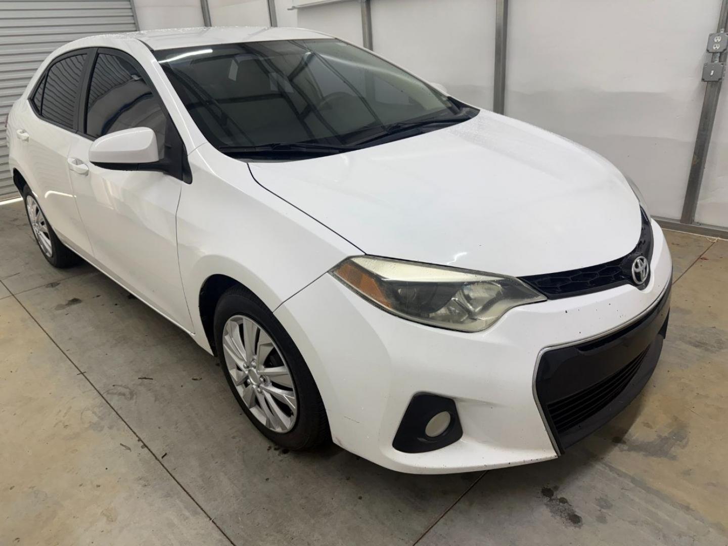 2014 White Toyota Corolla LE CVT (2T1BURHE1EC) with an 1.8L L4 DOHC 16V engine, Continuously Variabl transmission, located at 1806 Veterans Memorial Hwy SW, Austell, GA, 30168, (770) 944-9558, 33.817959, -84.606987- Photo#8
