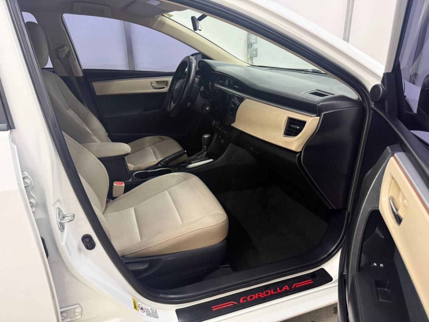 2014 White Toyota Corolla LE CVT (2T1BURHE1EC) with an 1.8L L4 DOHC 16V engine, Continuously Variabl transmission, located at 1806 Veterans Memorial Hwy SW, Austell, GA, 30168, (770) 944-9558, 33.817959, -84.606987- Photo#13
