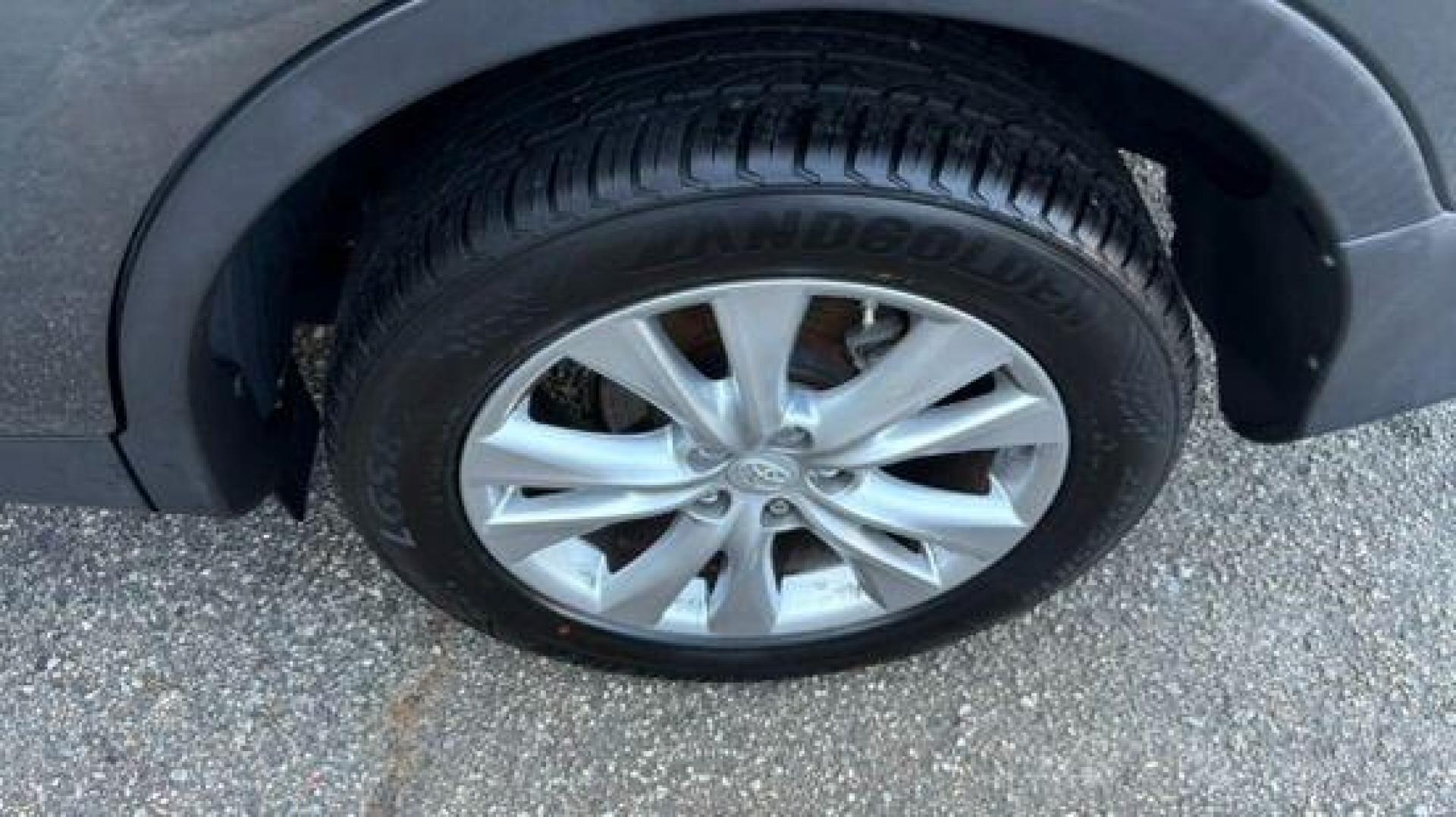 2013 Gray Toyota RAV4 Limited FWD (JTMYFREV0DD) with an 2.5L L4 DOHC 16V engine, 6-Speed Automatic transmission, located at 1806 Veterans Memorial Hwy SW, Austell, GA, 30168, (770) 944-9558, 33.817959, -84.606987 - Photo#18