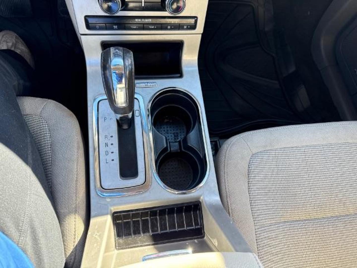2012 Silver Ford Flex SE FWD (2FMGK5BC4CB) with an 3.5L V6 DOHC 24V engine, 6-Speed Automatic Overdrive transmission, located at 1806 Veterans Memorial Hwy SW, Austell, GA, 30168, (770) 944-9558, 33.817959, -84.606987 - Photo#9