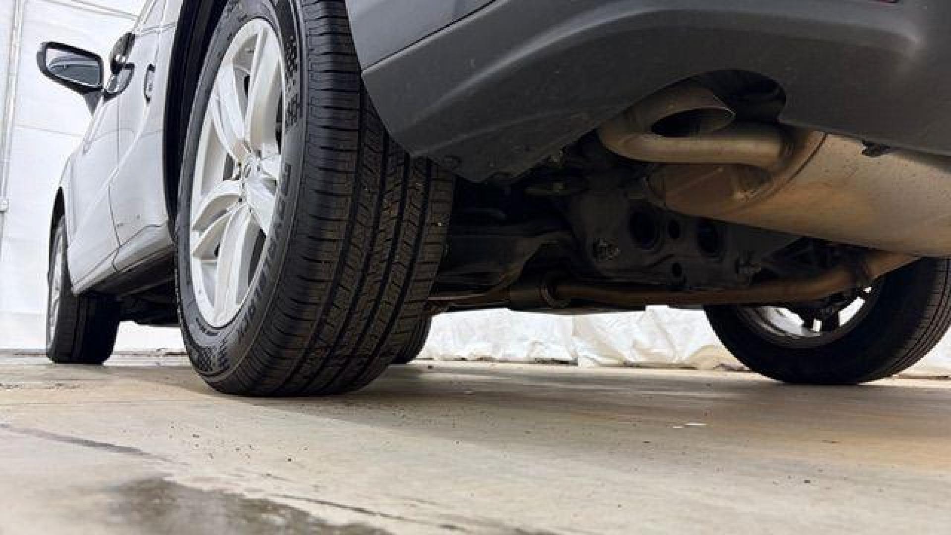 2015 Gray Acura RDX 6-Spd AT (5J8TB3H34FL) with an 3.5L V6 DOHC 24V engine, 6-Speed Automatic transmission, located at 1806 Veterans Memorial Hwy SW, Austell, GA, 30168, (770) 944-9558, 33.817959, -84.606987 - Photo#21