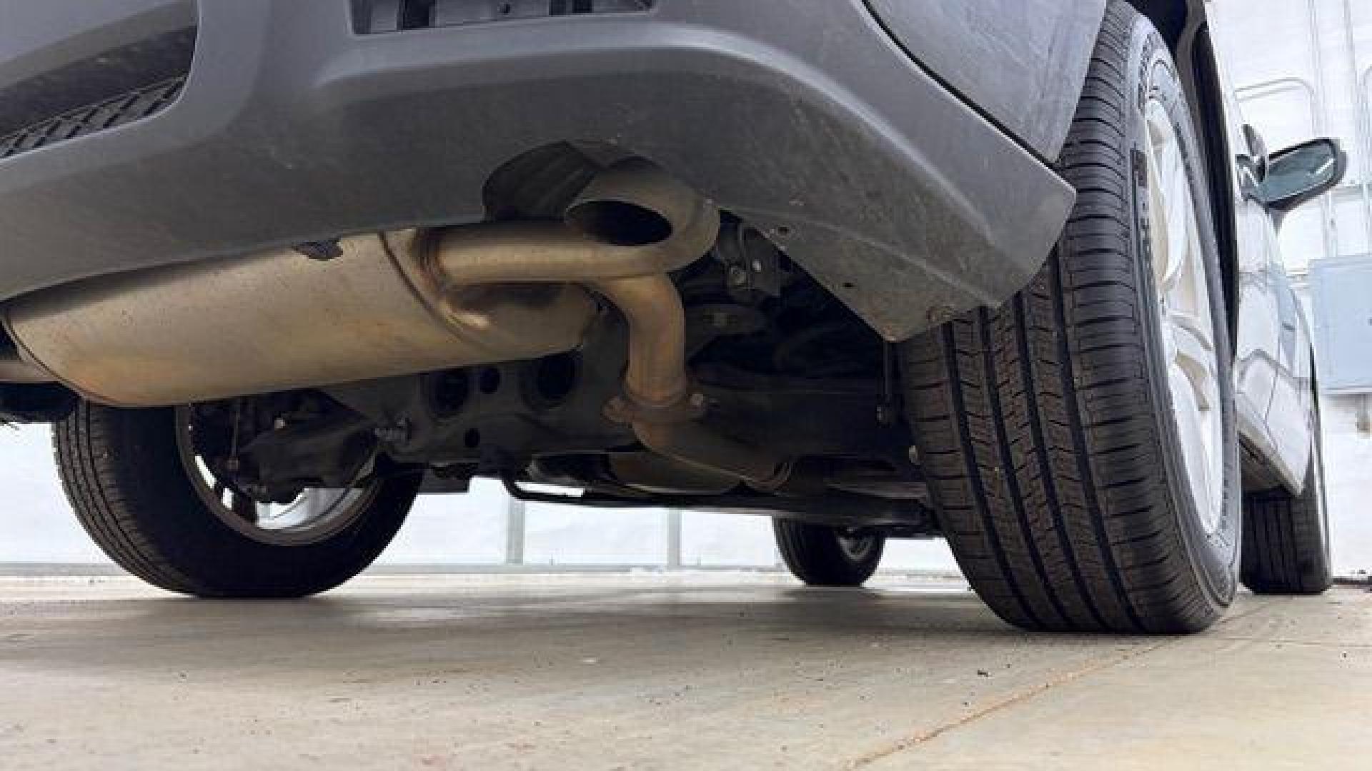 2015 Gray Acura RDX 6-Spd AT (5J8TB3H34FL) with an 3.5L V6 DOHC 24V engine, 6-Speed Automatic transmission, located at 1806 Veterans Memorial Hwy SW, Austell, GA, 30168, (770) 944-9558, 33.817959, -84.606987 - Photo#22