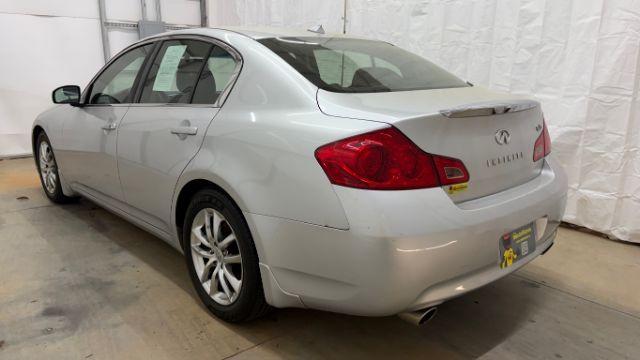 2008 Silver Infiniti G35 Journey (JNKBV61E58M) with an 3.5L V6 DOHC 24V engine, 5-Speed Automatic transmission, located at 1806 Veterans Memorial Hwy SW, Austell, GA, 30168, (770) 944-9558, 33.817959, -84.606987 - Photo#3