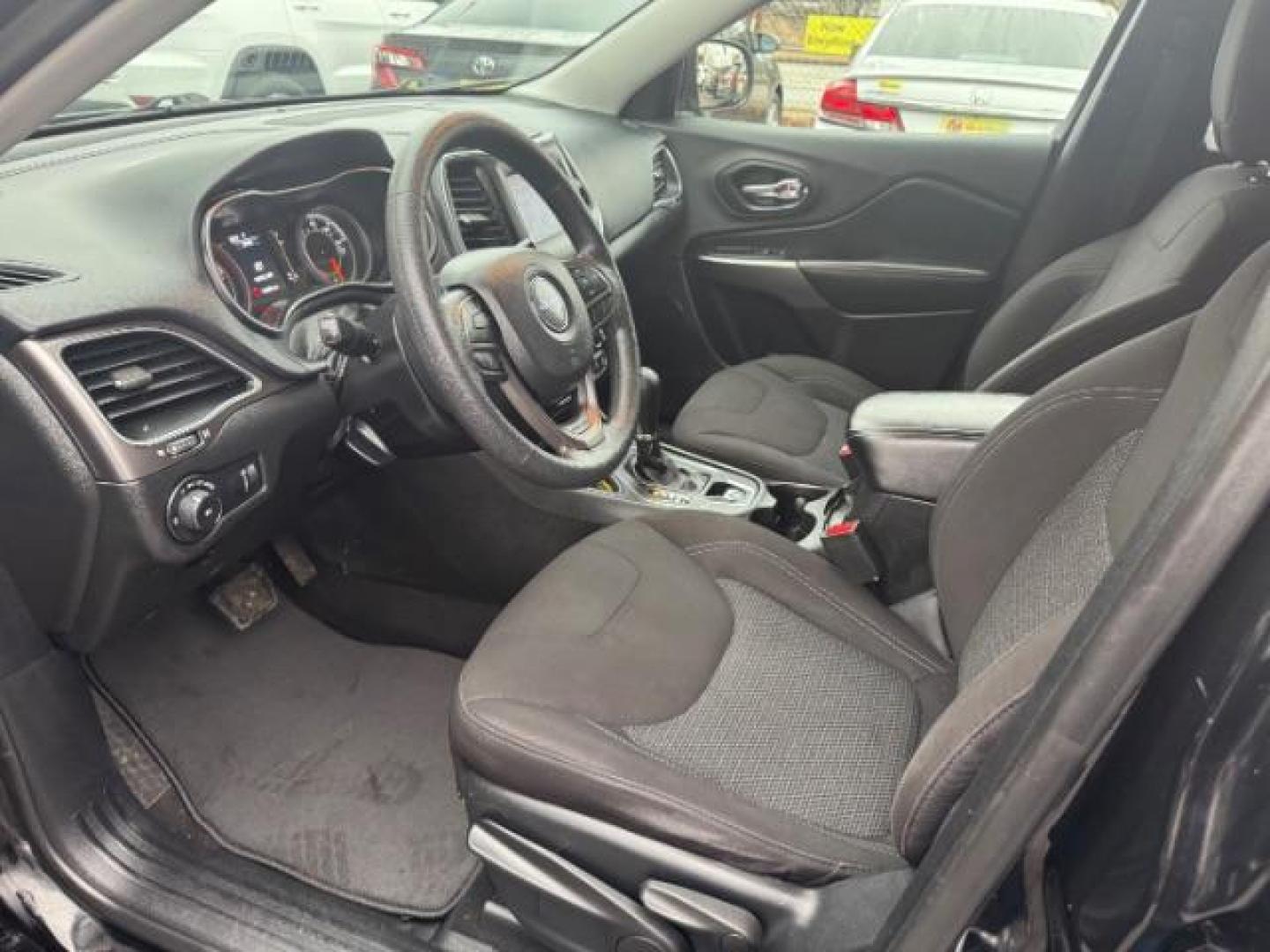 2019 Black Jeep Cherokee Latitude FWD (1C4PJLCB1KD) with an 2.4L L4 DOHC 16V engine, 9-Speed Automatic transmission, located at 1806 Veterans Memorial Hwy SW, Austell, GA, 30168, (770) 944-9558, 33.817959, -84.606987 - Photo#6