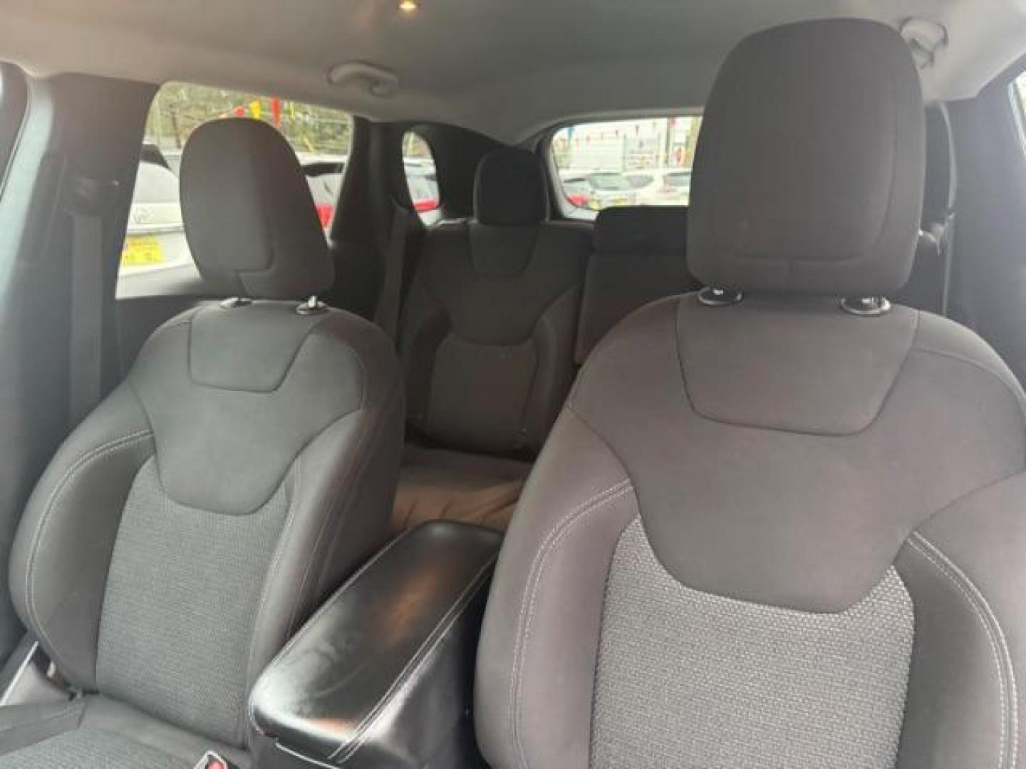 2019 Black Jeep Cherokee Latitude FWD (1C4PJLCB1KD) with an 2.4L L4 DOHC 16V engine, 9-Speed Automatic transmission, located at 1806 Veterans Memorial Hwy SW, Austell, GA, 30168, (770) 944-9558, 33.817959, -84.606987 - Photo#8
