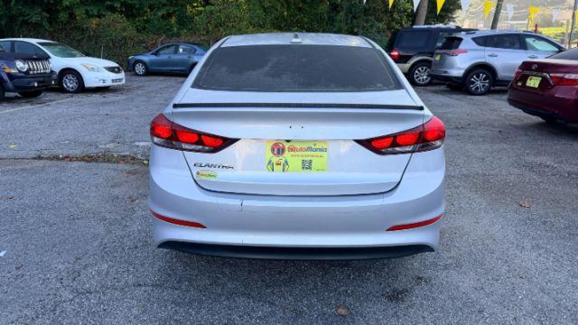 2018 Silver Hyundai Elantra SE (KMHD84LF9JU) with an 2.0L I-4 MPI DOHC engine, Automatic transmission, located at 1806 Veterans Memorial Hwy SW, Austell, GA, 30168, (770) 944-9558, 33.817959, -84.606987 - Photo#4