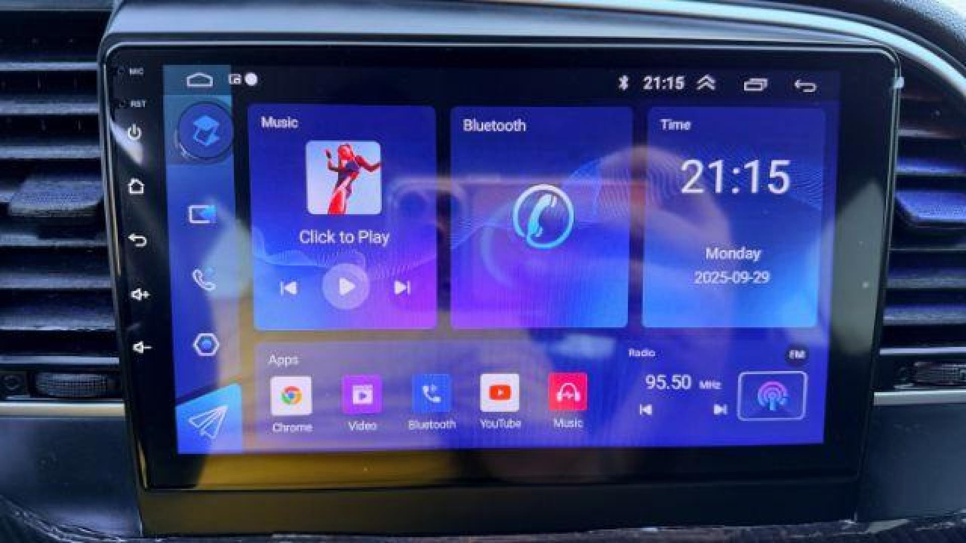 2018 Silver Hyundai Elantra SE (KMHD84LF9JU) with an 2.0L I-4 MPI DOHC engine, Automatic transmission, located at 1806 Veterans Memorial Hwy SW, Austell, GA, 30168, (770) 944-9558, 33.817959, -84.606987 - Photo#14