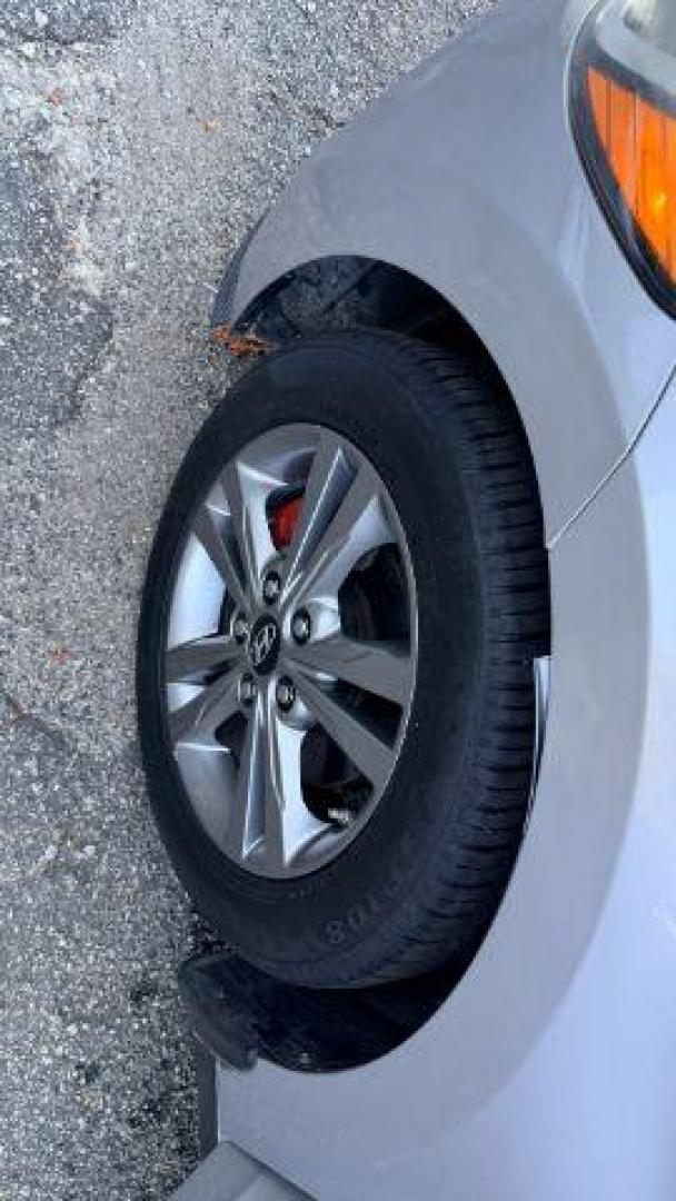 2018 Silver Hyundai Elantra SE (KMHD84LF9JU) with an 2.0L I-4 MPI DOHC engine, Automatic transmission, located at 1806 Veterans Memorial Hwy SW, Austell, GA, 30168, (770) 944-9558, 33.817959, -84.606987 - Photo#15