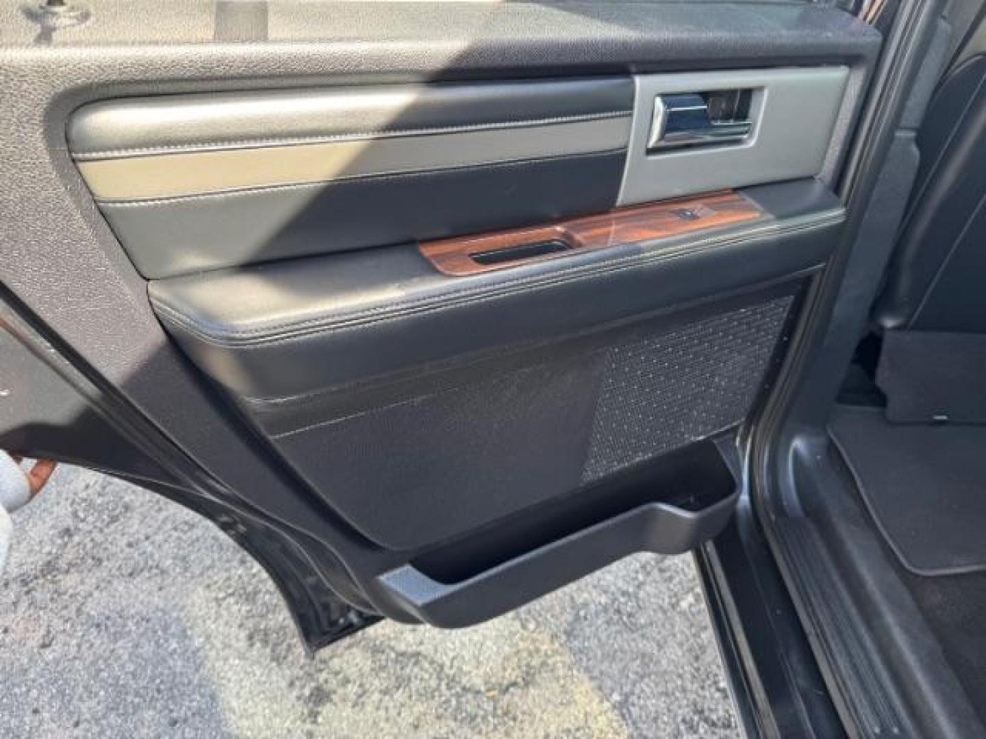 2015 Black Ford Expedition Platinum 2WD (1FMJU1LT3FE) with an 3.5L V6 DOHC 24V FFV engine, 6-Speed Automatic transmission, located at 1806 Veterans Memorial Hwy SW, Austell, GA, 30168, (770) 944-9558, 33.817959, -84.606987 - Photo#10