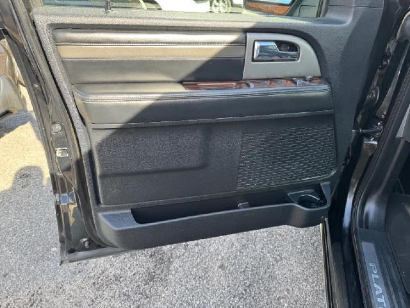 2015 Black Ford Expedition Platinum 2WD (1FMJU1LT3FE) with an 3.5L V6 DOHC 24V FFV engine, 6-Speed Automatic transmission, located at 1806 Veterans Memorial Hwy SW, Austell, GA, 30168, (770) 944-9558, 33.817959, -84.606987 - Photo#7