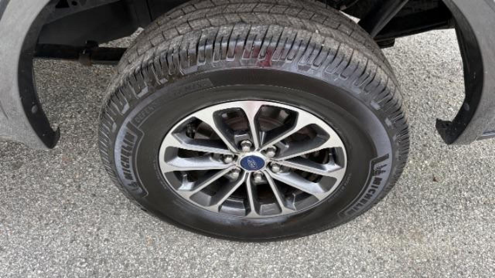 2018 Gray Ford F-150 XLT SuperCrew 6.5-ft. Bed 4WD (1FTEW1EG0JF) with an 3.5L V6 TURBO engine, 6-Speed Automatic transmission, located at 1806 Veterans Memorial Hwy SW, Austell, GA, 30168, (770) 944-9558, 33.817959, -84.606987 - Photo#21