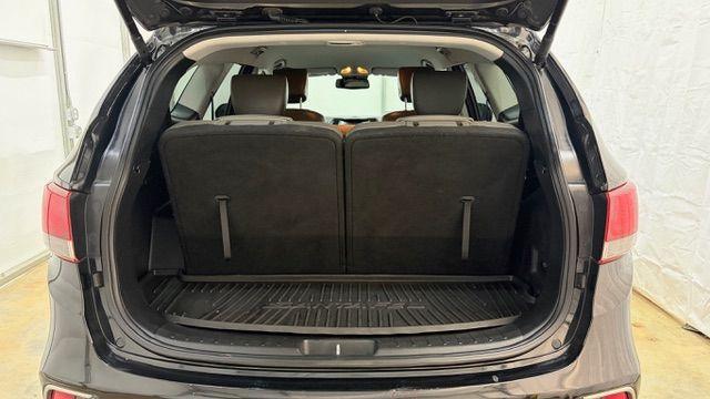 2018 Black Hyundai Santa Fe SE Ultimate (KM8SN4HF4JU) with an 3.3L V6 DOHC 24V engine, 6-Speed Automatic transmission, located at 1806 Veterans Memorial Hwy SW, Austell, GA, 30168, (770) 944-9558, 33.817959, -84.606987 - Photo#17