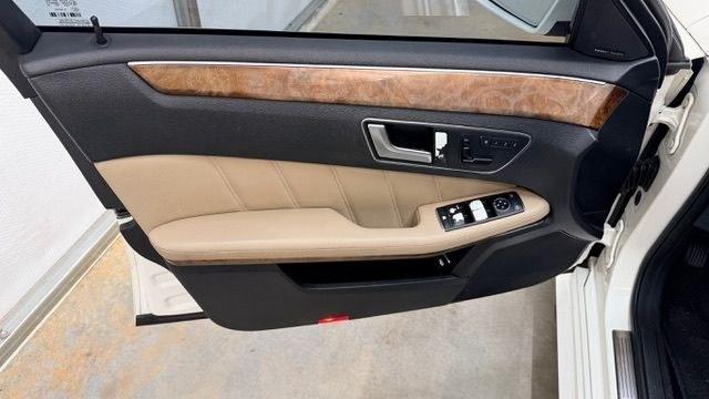 2012 White Mercedes-Benz E-Class E350 Sedan (WDDHF5KB0CA) with an 3.5L V6 DOHC 24V engine, 7-Speed Automatic transmission, located at 1806 Veterans Memorial Hwy SW, Austell, GA, 30168, (770) 944-9558, 33.817959, -84.606987- Photo#10