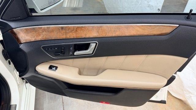 2012 White Mercedes-Benz E-Class E350 Sedan (WDDHF5KB0CA) with an 3.5L V6 DOHC 24V engine, 7-Speed Automatic transmission, located at 1806 Veterans Memorial Hwy SW, Austell, GA, 30168, (770) 944-9558, 33.817959, -84.606987- Photo#15